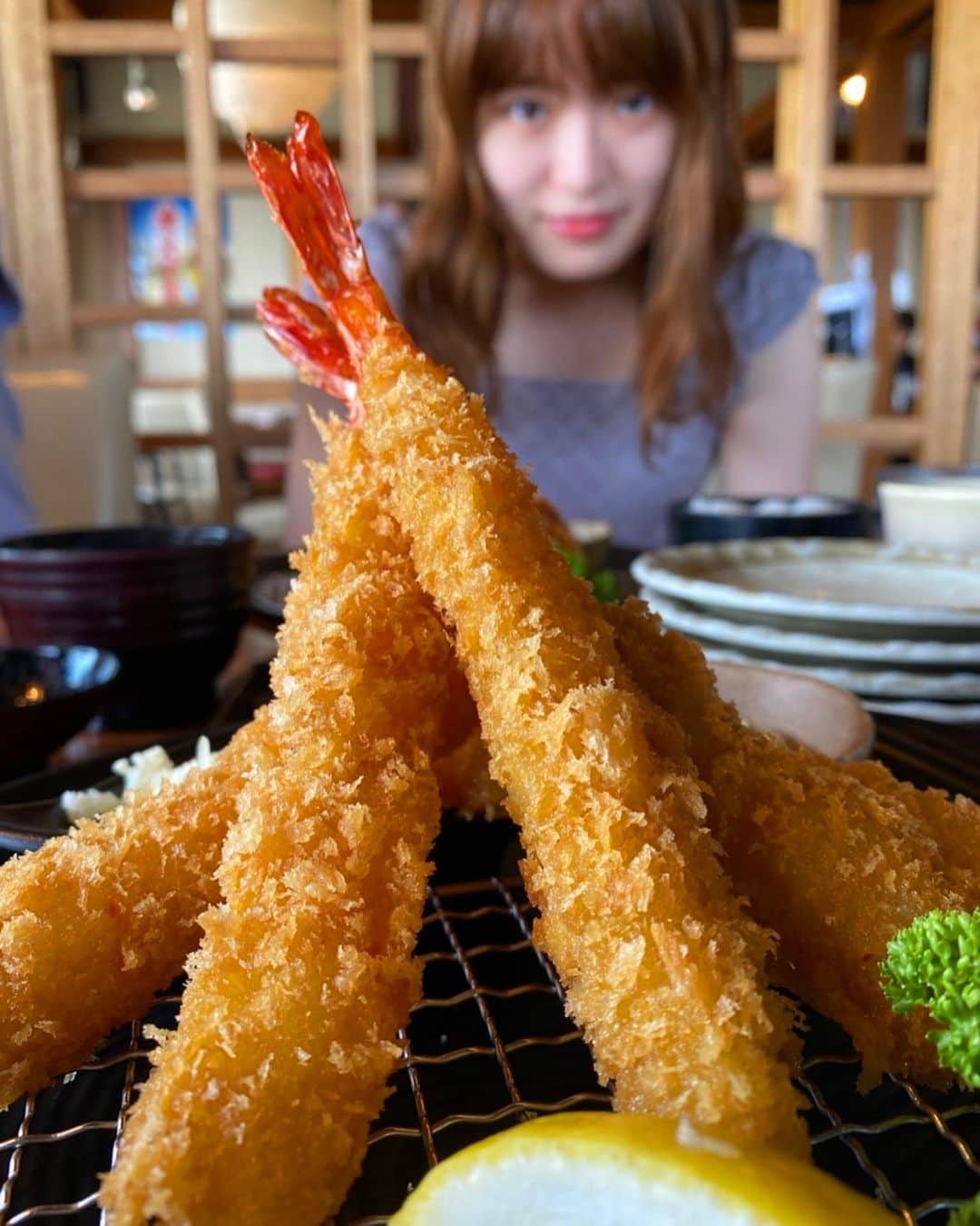 はるあんのインスタグラム：「2022年ベストショット？笑 来年もたくさんおいしいもの食べるぞ〜！！  #良いお年を  #🫶」