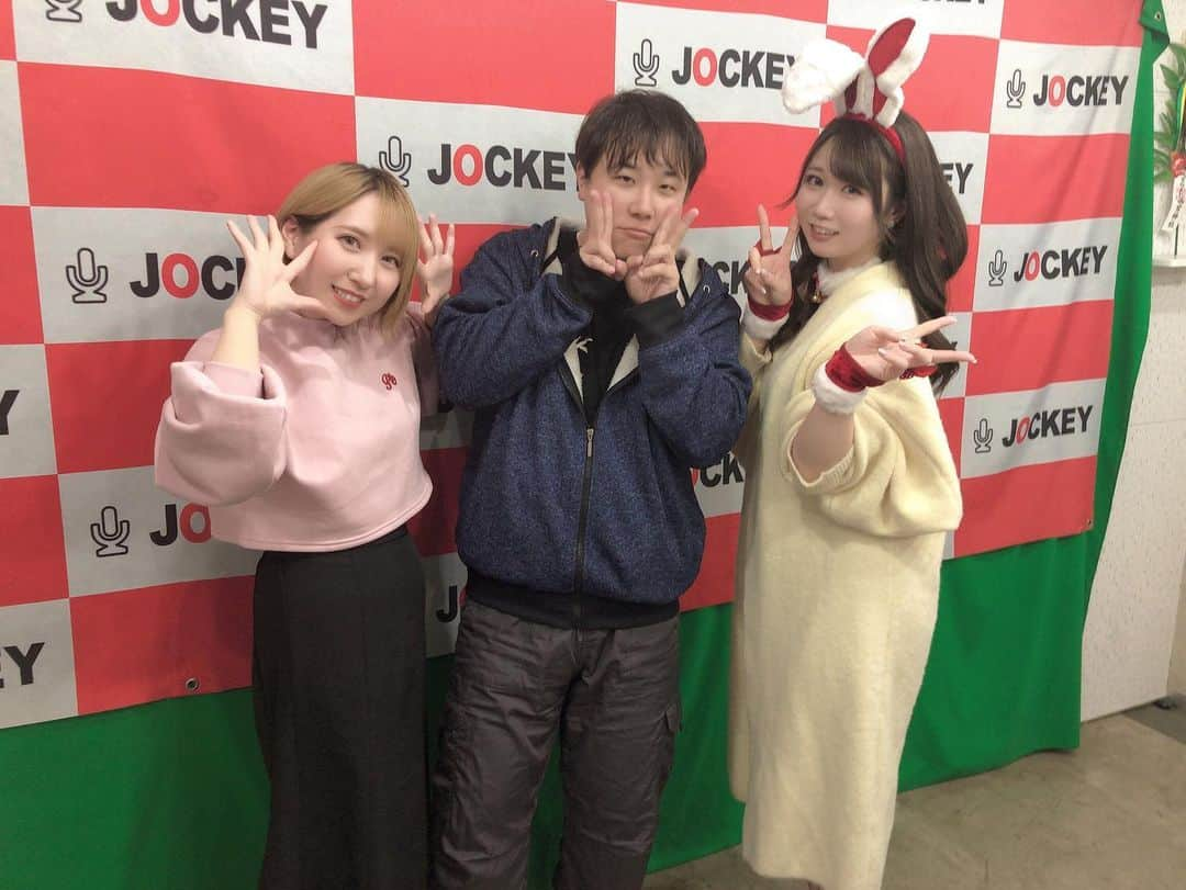 愛原れのさんのインスタグラム写真 - (愛原れのInstagram)「12月26日ニコジョッキー『愛原＆市川の本気も本気！』年内ラスト放送見てくれたみんなありがとうございました❣️ 産後初のスタジオでめちゃくちゃ楽しかったー！！😍 スタジオからの放送はこの日でラストだったけど来年も番組は続きます🫶💕︎ 1月からはリモートになりますがこれからもえまちんと大桶さんと楽しい番組にして行くので来年も本気も本気！をよろしくお願いします♥️ 今年も1年本気も本気！を見てくれた皆さん、ズラサン＆ニコジョッキーのスタッフ様、えまちん＆大桶さんほんとにありがとうございました☺💕︎ ＊ ＊ ＊ #ニコジョッキー #愛原市川の本気も本気！ #2022年もありがとう #2023年もエロと笑いを届けます🫶 #愛原れの #市川愛茉」12月31日 10時01分 - reno_aihara