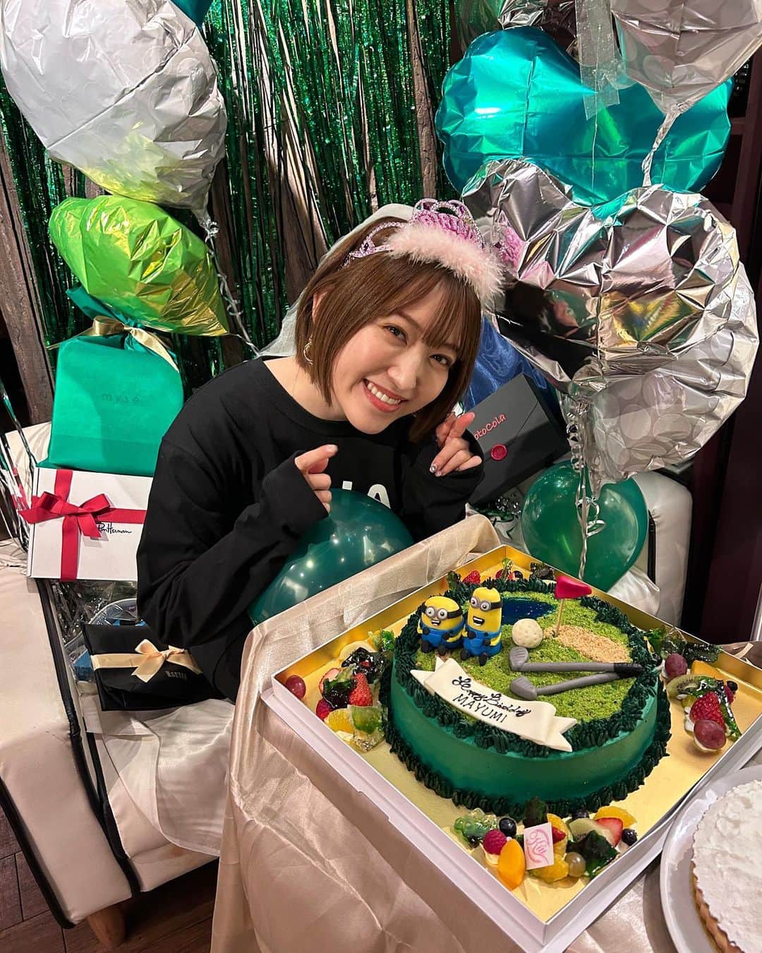 内田眞由美のインスタグラム：「大好きな人たちに支えられて過ごした一年でした😊 皆さま良いお年をお迎えください🌿   #ゴルフケーキ  #目指せ100切り」