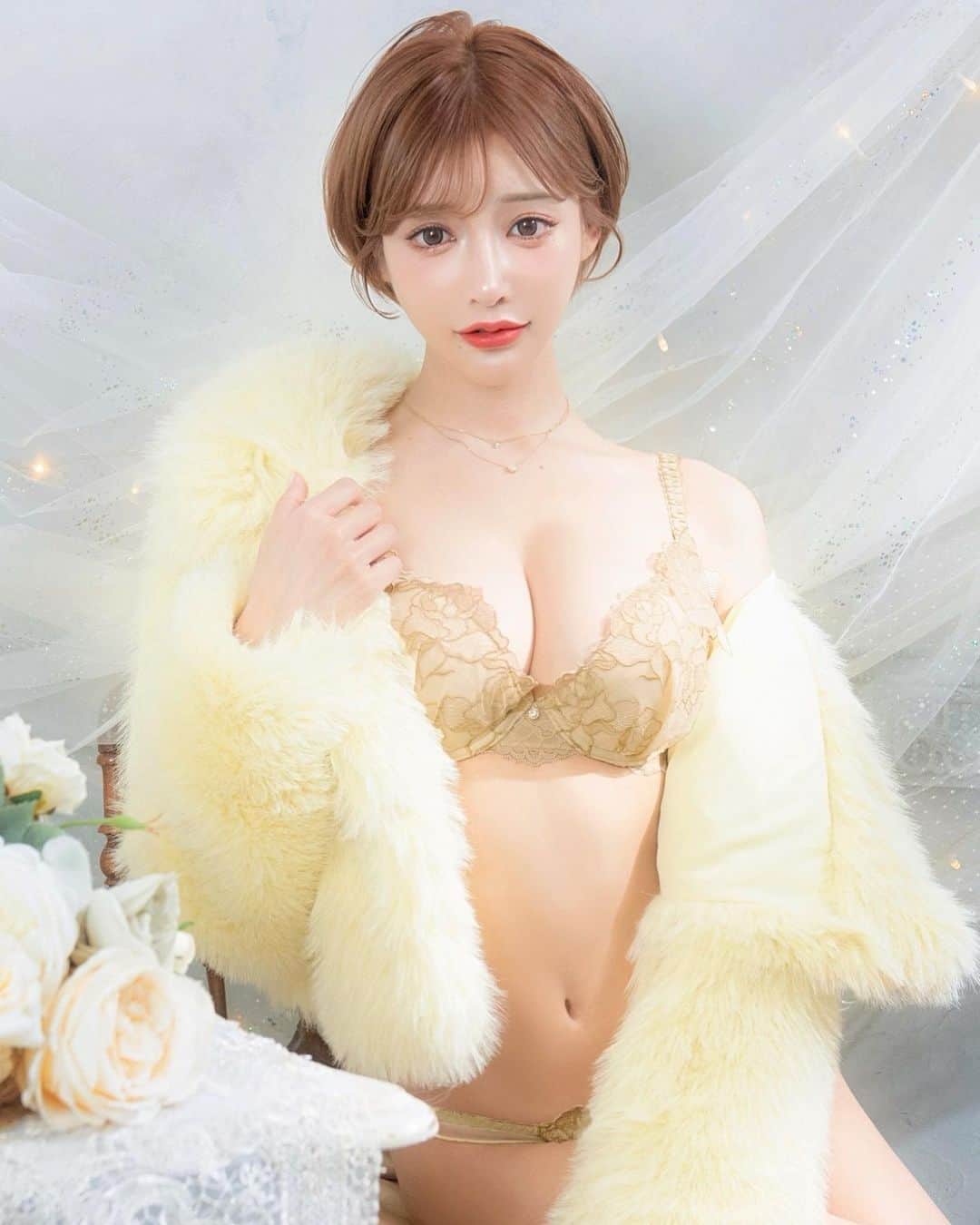 明日花キララのインスタグラム：「皆さま🤍 良いお年をお迎えくださいませ🎍」