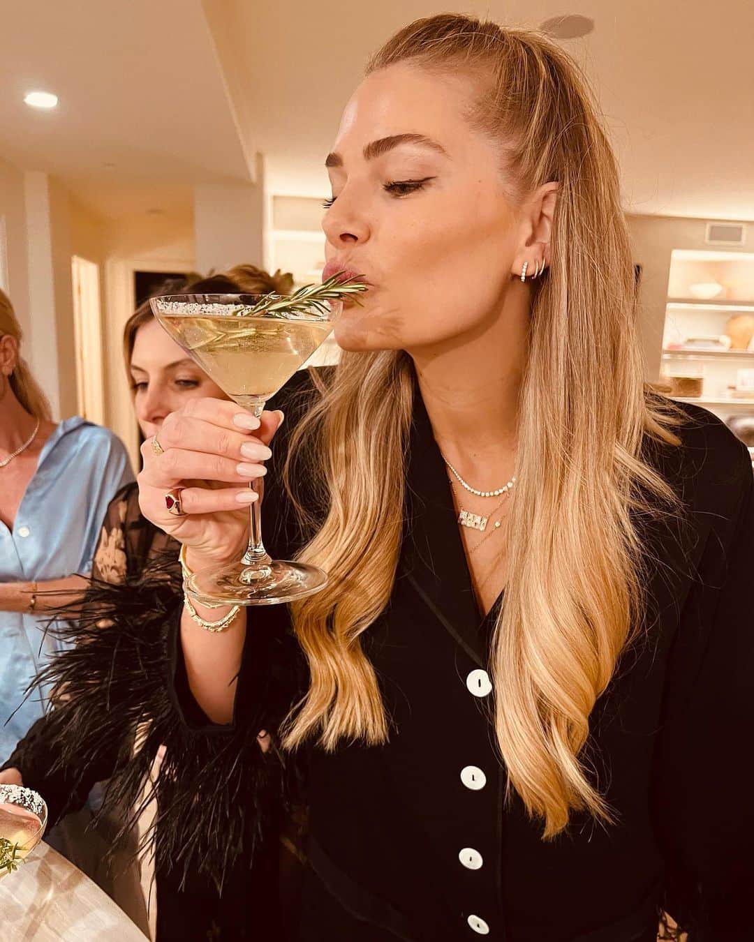 トリ・プラバーのインスタグラム：「December… so much love, so many martinis and the sweetest memories🤍heart full」