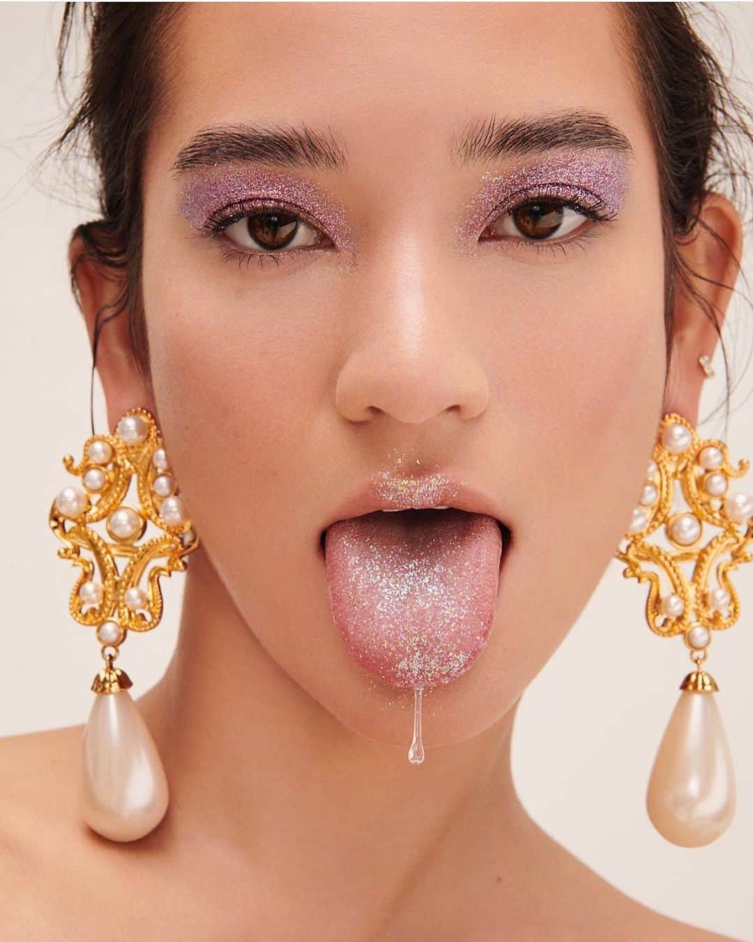 松岡モナのインスタグラム：「💥Sparkly Saliva❤️‍🔥」