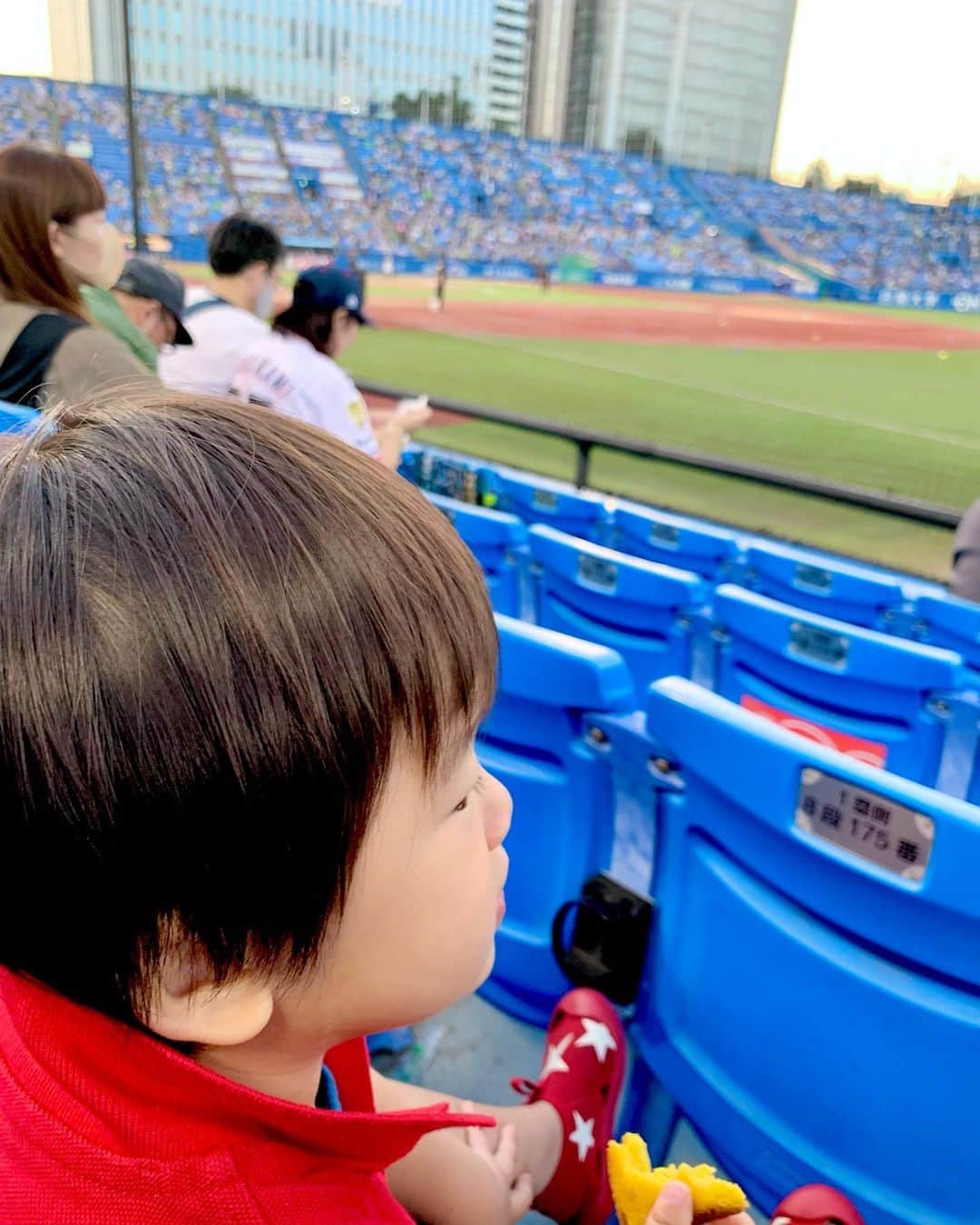 吉村優さんのインスタグラム写真 - (吉村優Instagram)「* 2022年の思い出⭐️ * 久しぶりに野球観戦も出来ました⚾️ * #野球 #初観戦 #球場デビュー」12月31日 11時39分 - yuyoshimura87