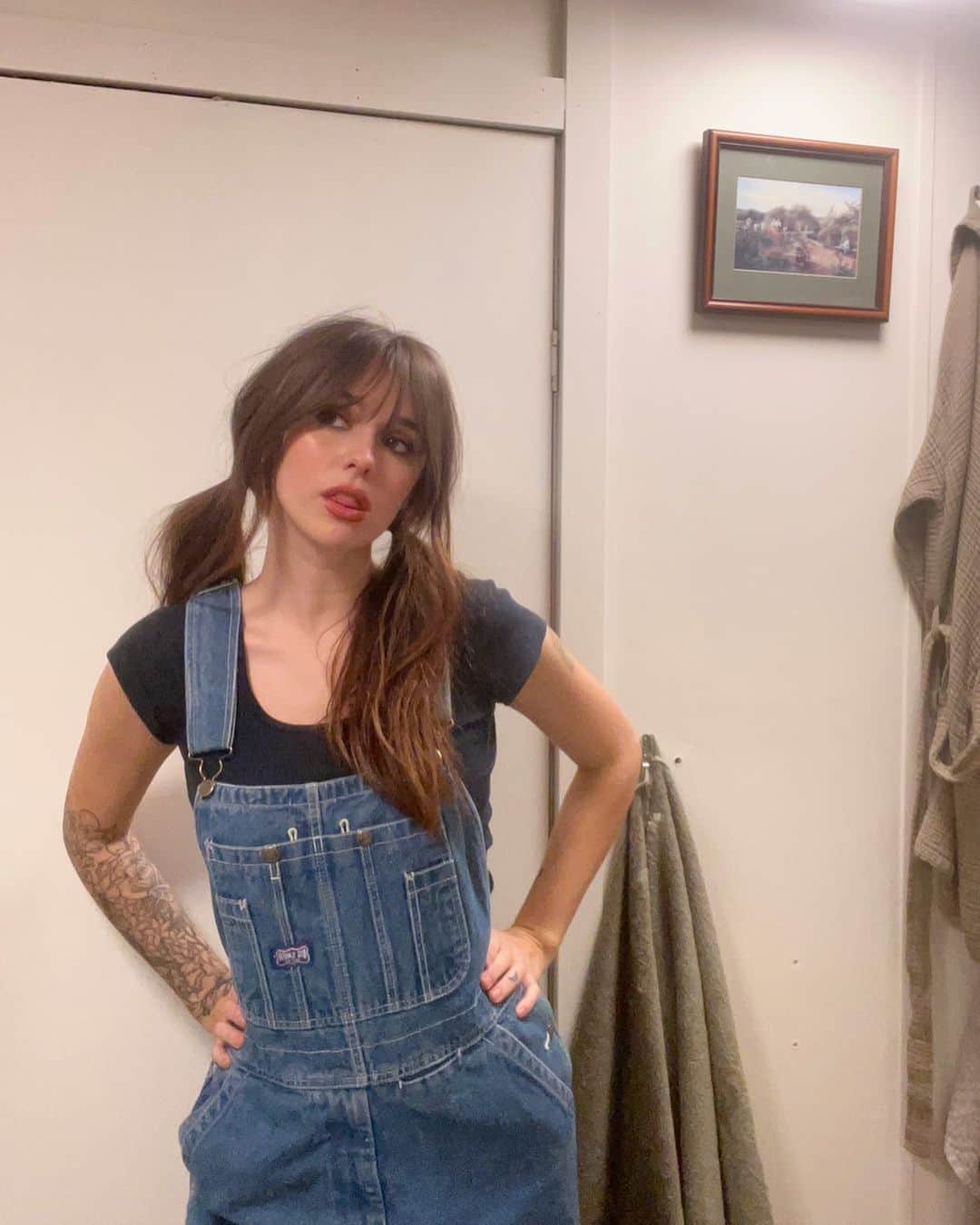 Acacia Brinleyのインスタグラム：「She tastes like the real thing」