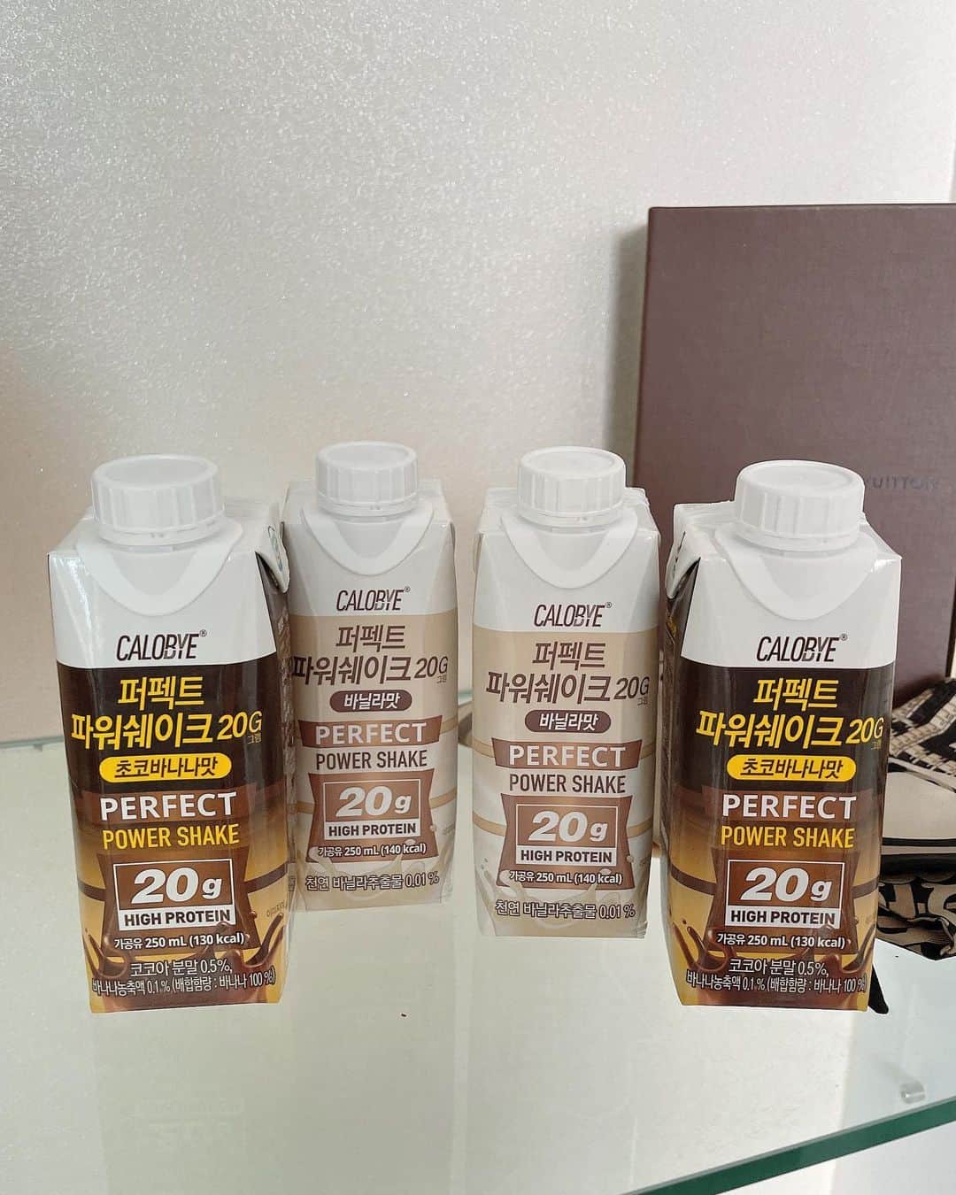 Han Ga Eunさんのインスタグラム写真 - (Han Ga EunInstagram)「커피는  칼로바이 #키스프레소 #다이어트커피 단백질은 칼로바이 #단백질음료 #퍼펙트파워쉐이크」12月31日 12時36分 - gaeungbebe