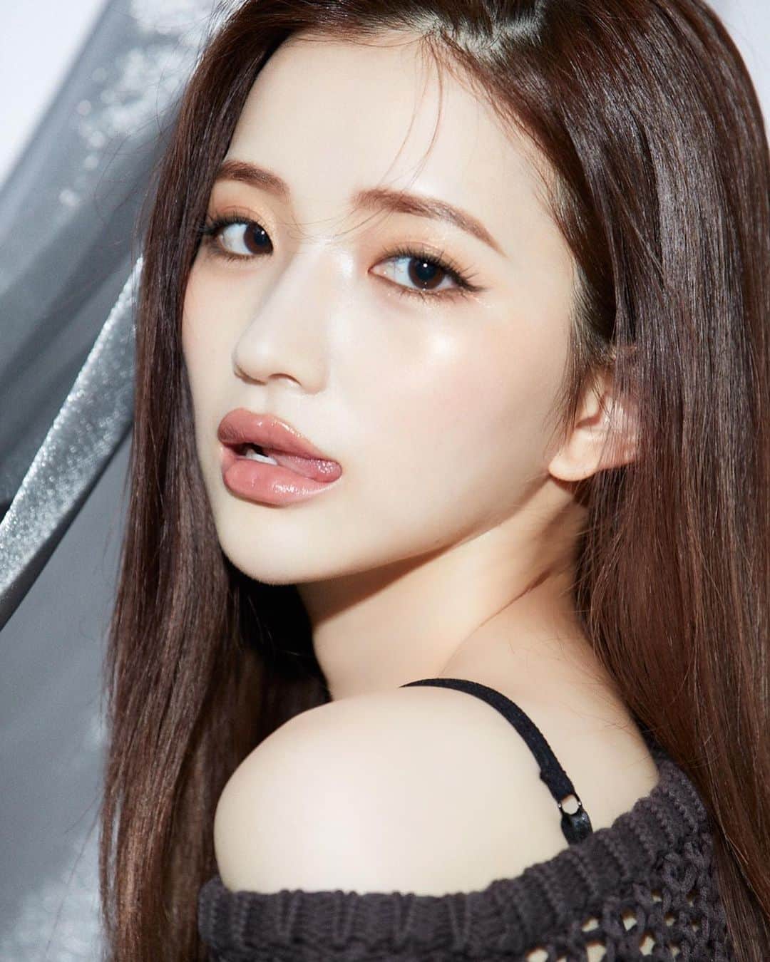 南りほのインスタグラム：「2022年も私と関わってくださった皆様、いつも応援してくれるファンの皆ありがとうございました🙇‍♀️❤️‍🔥  2023年は新しい事にたくさん挑戦するから楽しみにしててね🫶🏻🤫  良いお年をお迎えください🐰🎍」
