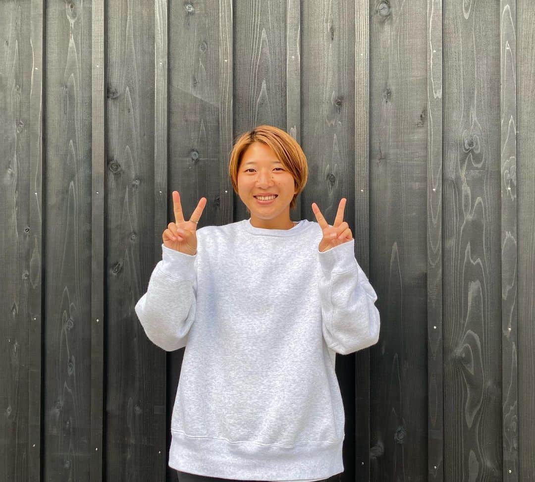 隅田凜のインスタグラム：「. 2022年ありがとう☺︎ もっと自分自身と向き合って強くなってチームの力になれるように。 たくさんの応援ありがとうございました！！！ 来年もよろしくお願いします🤲  #マイナビ仙台レディース #隅田凜」