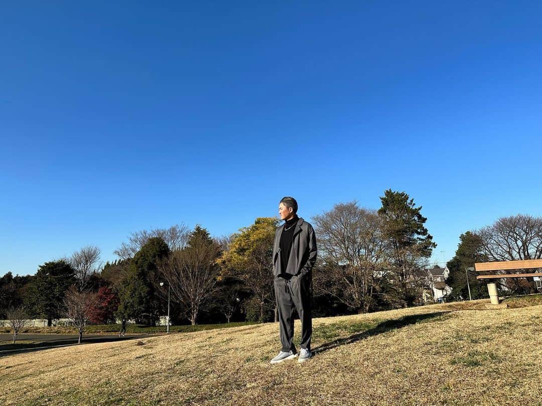 YUICHIROのインスタグラム：「. 今年は個人的に様々な事に挑戦できました‼︎ 出会いに感謝です。 また来年もよろしくおねがいいたします。 年が明けたら、あの曲をフルバージョンでアップしますね✨ 皆さん良いお年をお迎えください☀️ #DEEP  #DEEPSQUAD」
