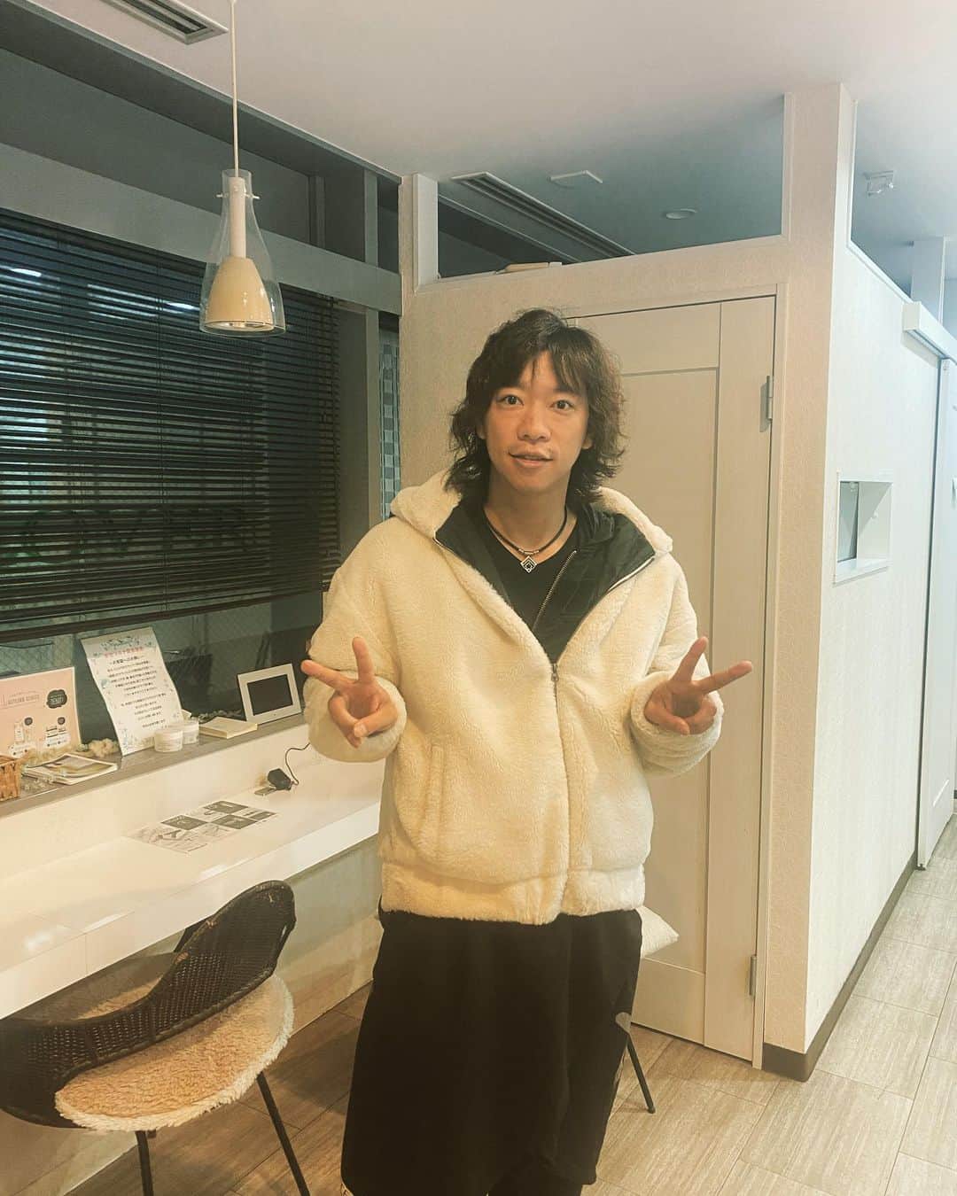 小林宏一のインスタグラム：「今年1年ありがとうございました！ 今年は初めての舞台とかで本当に貴重な経験をする事ができました💪 来年はもっともっと色々なことに挑戦していきたいと思います！ 皆さま良いお年をお迎えください😊」