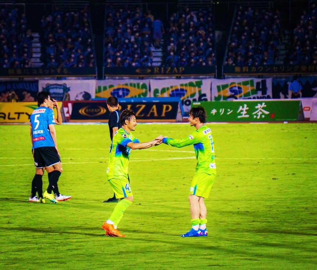 瀬川祐輔のインスタグラム：「. 1年間ありがとうございました！ 今年も楽しかった⚽️  良いお年を🔥🔥🔥  #湘南ベルマーレ #川崎フロンターレ #瀬川祐輔 #あべくん  2022.12.31」