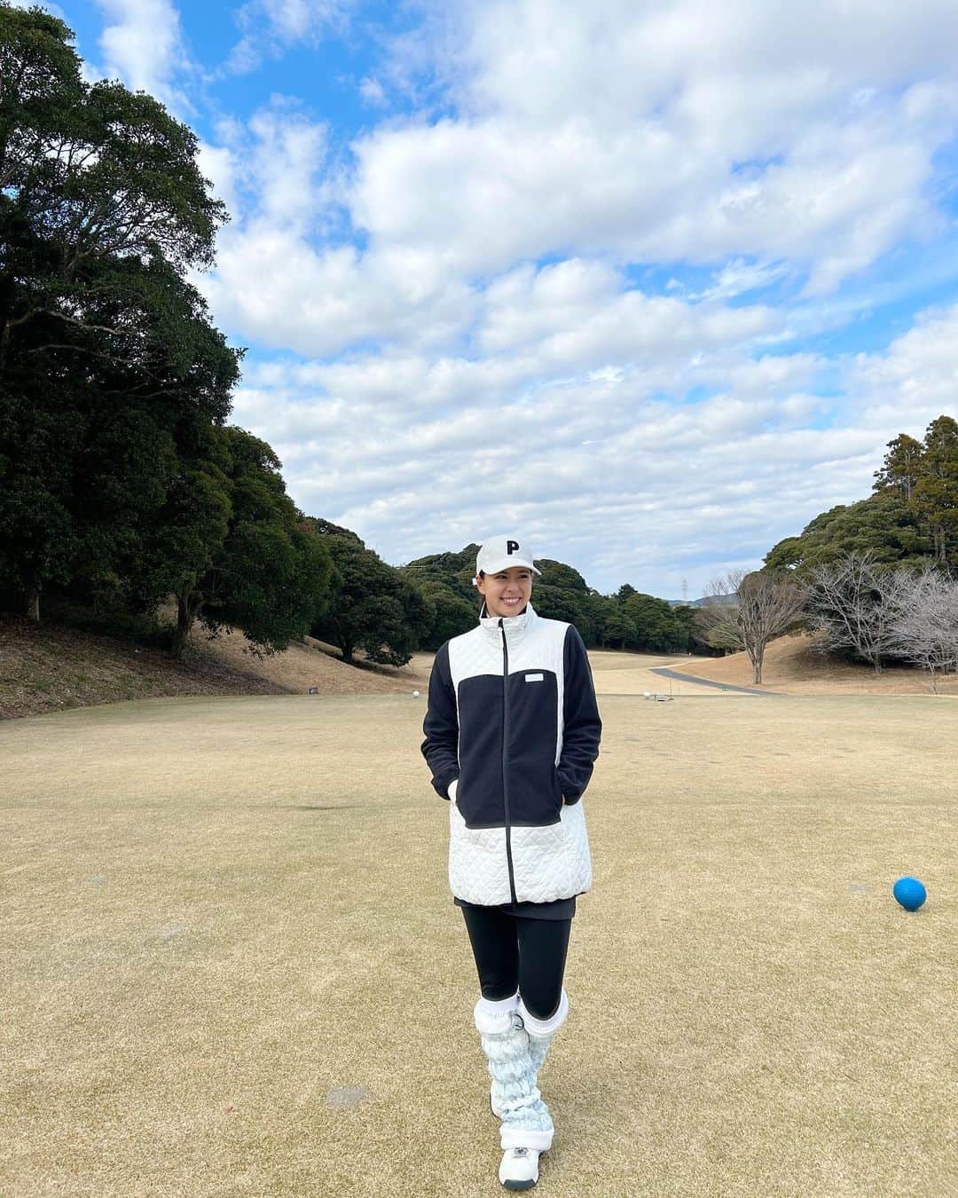 阿部桃子さんのインスタグラム写真 - (阿部桃子Instagram)「2022年もありがとうございました🐯  無事打ち納めました🏌️‍♀️🤍  皆さん良いお年をお迎えください💖  #ゴルフ #ゴルフ女子 #ゴルフコーデ #ゴルフウェア #PUMA #2022」12月31日 14時12分 - momokoabeofficial