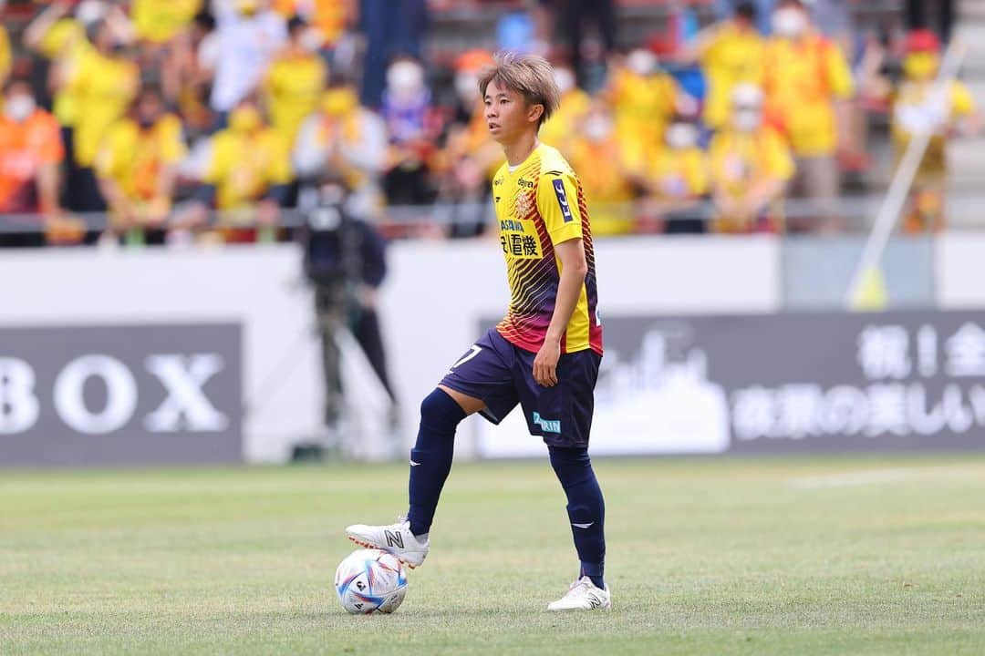 針谷岳晃のインスタグラム：「今年も1年間沢山の応援ありがとうございました☺️悔しいことの方が多かったですが、来年もまた頑張るので応援よろしくお願いします🥺 では皆さん、良いお年を🫡🫡🫡」