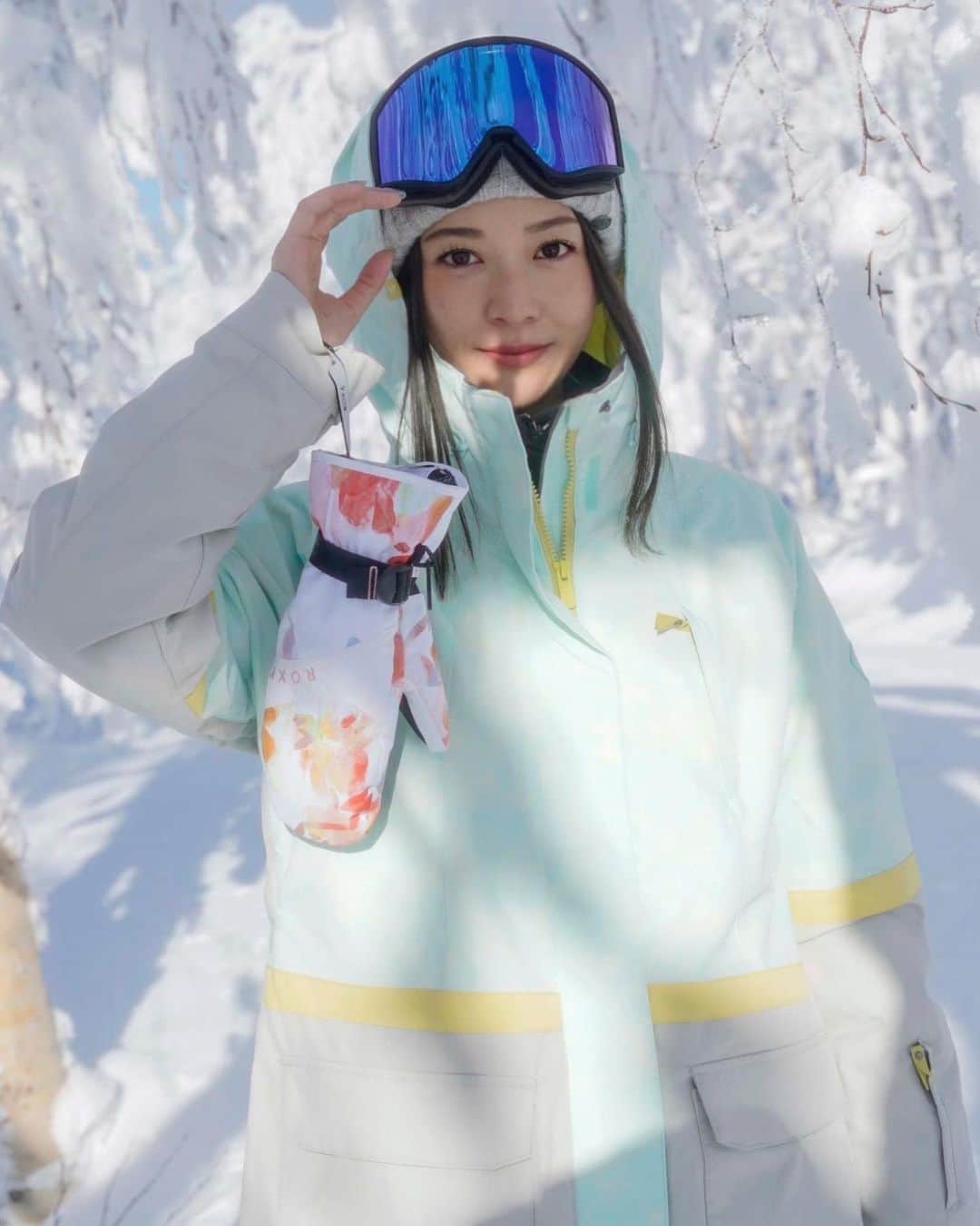 岩垂かれんのインスタグラム：「2022.12.24 ついに29歳になったので ついでに今年の振り返り  空気の入れ替えのような1年でした🫧  きっと人生で1番 色んなことが動きました 目紛しいほど変わっていく環境に ひとつひとつ向き合う時間もないほど 新しいがたくさん入ってきました  30歳に向けての1年間は そんな新しいを大切にしていこうかなと 思います そして来年はスノーボード歴20周年でもあります  2023年の目標を考えてみました  ・お酒を飲みすぎない ・お酒に飲まれない ・もっと新しいを取り込む  です  今年もありがとうございました！」