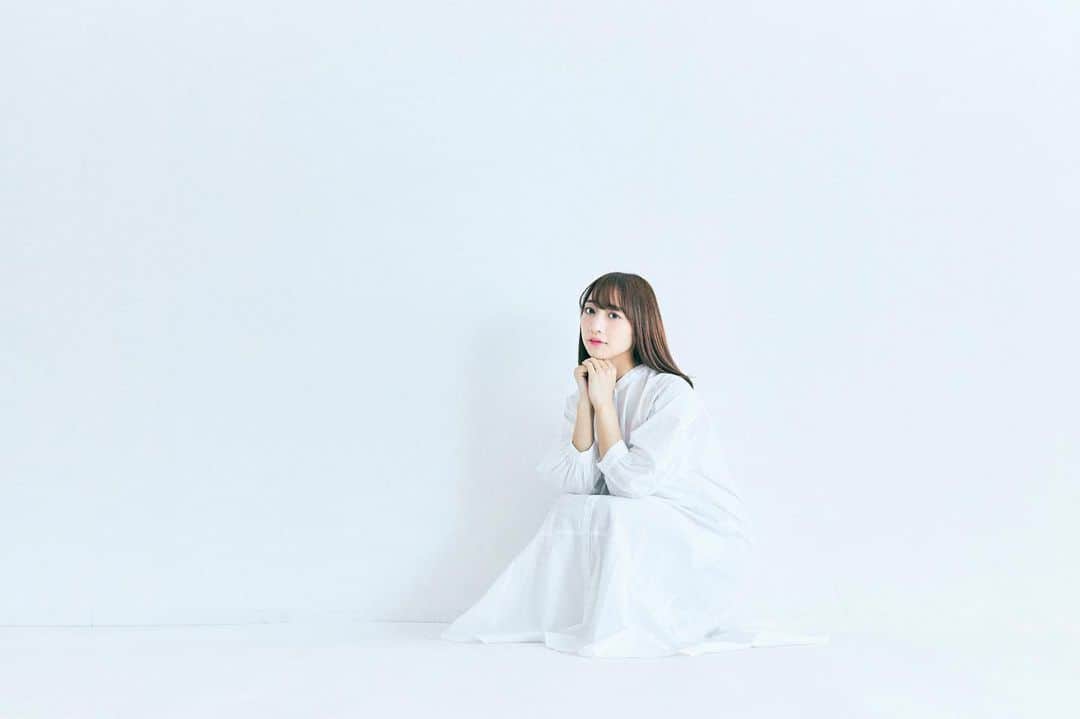 尾形穂菜美のインスタグラム：「皆様今年も一年ありがとうございました‼️  皆さんのおかげで今年は新しいことにチャレンジできて、 来年は更に楽しみなことがたくさん待っています！  またいい報告ができるように引き続き頑張りますので、 来年も宜しくお願いします☺️🔥  そして年明けすぐには毎日連続配信1000日記念！  皆様良いお年を！」