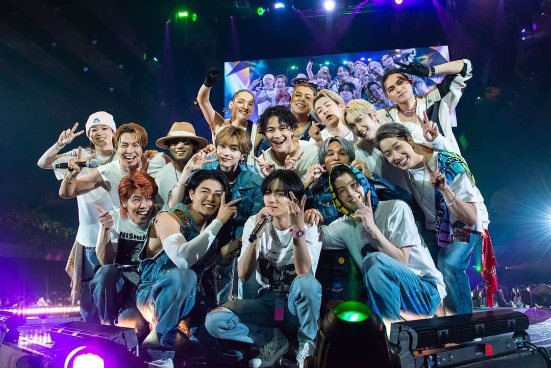 のインスタグラム：「THE RAMPAGE LIVE TOUR 2022 RAY OF LIGHT 全25公演 無事に全員で完走しました！！  まだまだいきますよランペは。  RIKU  #ありがとう #最後の写真は何故？」