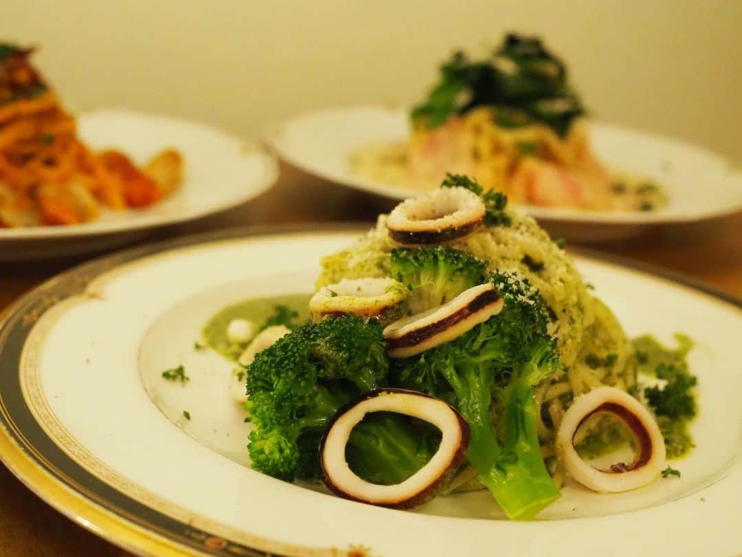 パスタ食堂 アントロワのインスタグラム：「. . 今年もたくさんのお客様にご来店いただき、ありがとうございました。 . お客様の「おいしかった！」や「おしゃれ！」「かわいい！」などの声に支えられて、年末を迎えることができました。 . . 2023年も皆様に美味しいパスタやデザートを提供できるようスタッフ一同頑張って参ります💪  . . 1/5から営業開始となります。 ご来店お待ちしております！！」
