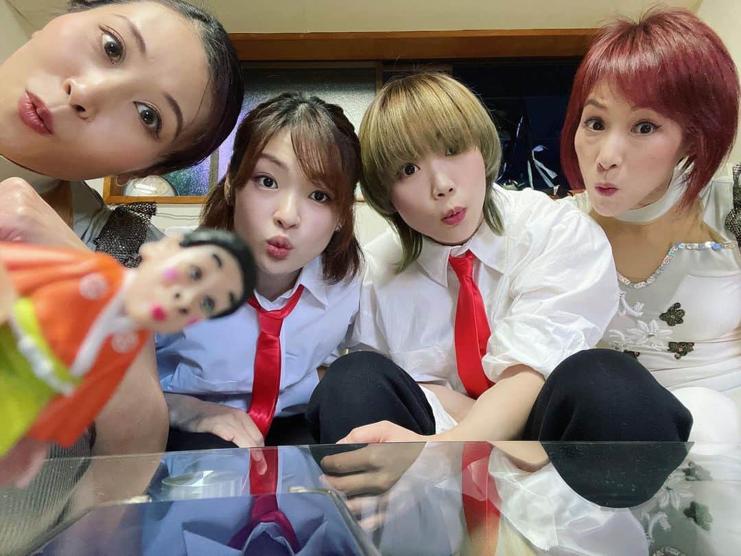 知念紗耶のインスタグラム：「🐯2022年🐯 今年も舞台を通してたくさんの出会いや学びがありました。  応援してくださった皆様、 お仕事でお世話になりました皆様、 ありがとうございました😌  今年も残すところあと一日✨ 皆様、良いお年をお迎えください🎍」