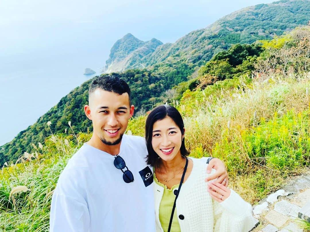 溝江明香さんのインスタグラム写真 - (溝江明香Instagram)「私事ですが、結婚しました。  諸事情で入籍してから時が経っておりますが、 同じく選手の夫と、ありのままの自分達でhappyにいきたいと思います！  これからもよろしくお願い致します。  それでは皆様、良いお年をお迎えください🌅  #溝江明香 #マルキナシム」12月31日 15時44分 - sayakamizoe