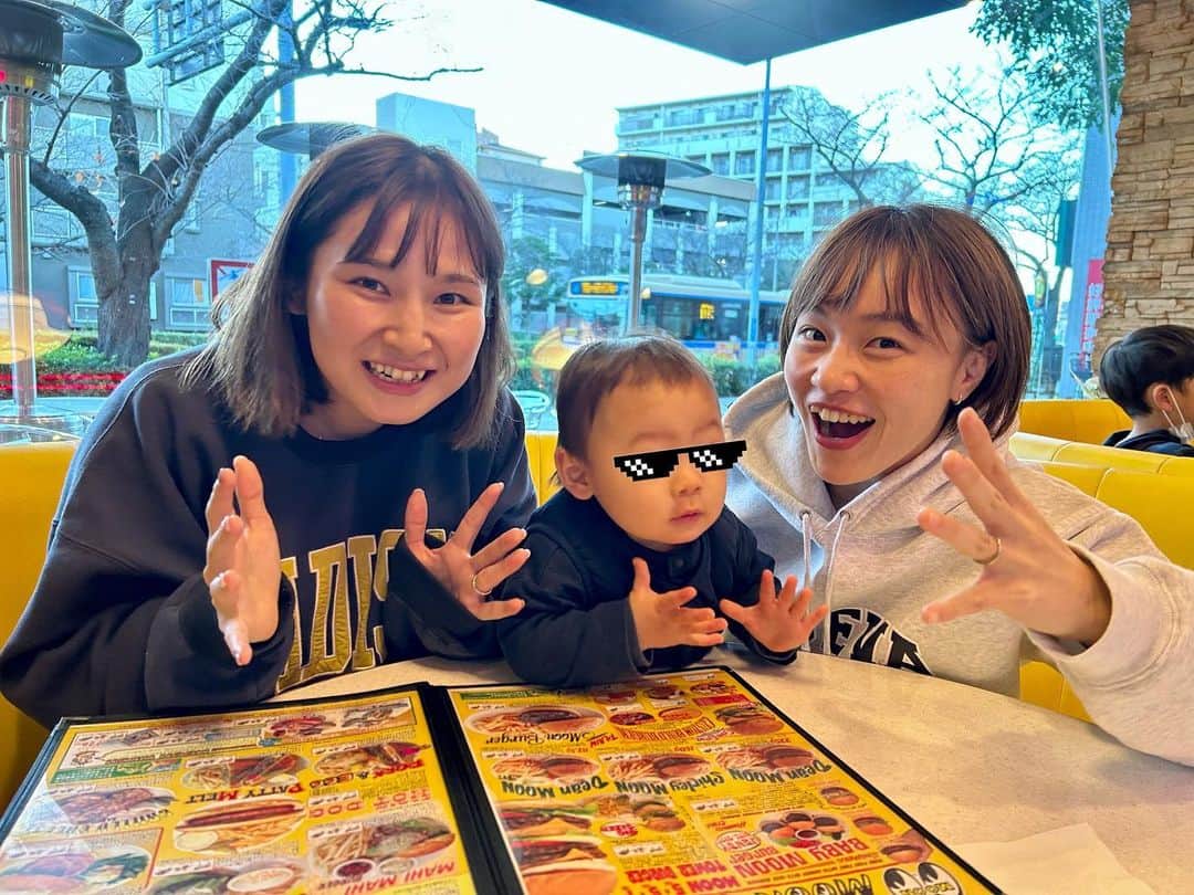 土性沙羅のインスタグラム：「.  2022年 ありがとうございました！🐯  来年はどんな年になるのかな～ たのしみです☺️🌟  .  最後はお気に入りの写真で🤼‍♂️  .  みなさま 良いお年をお迎えくださいませ🐰🎍🤍  .  #2022」