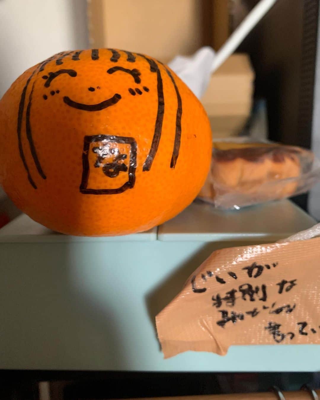のインスタグラム：「実家から届いた」