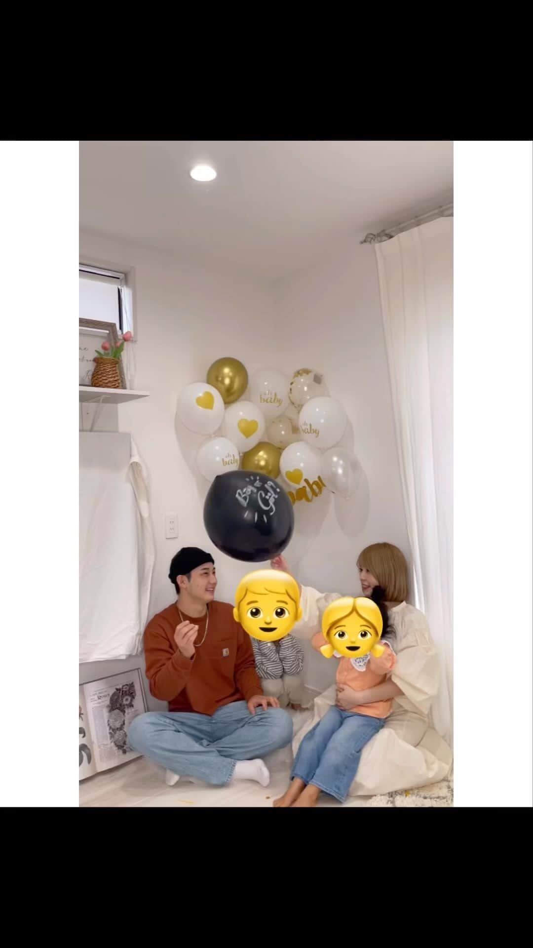 のインスタグラム：「２０２２年最後の日…♡♡  今年は翠くんが生まれて5人家族になりました👶💞 家族が増えて、嬉しいこと楽しいことが増えた１年でした🥰  ２０２３年も健康で毎日楽しく過ごせたらいいな〜💖 ２０２２年私達家族に関わってくれた方、フォロワーさんありがとうございます😩💞 良いお年をお迎えください🎍💞 来年も宜しくお願いします💞 来年も、家事育児仕事頑張るぞ〜！！！  #2022年 #ありがとう」