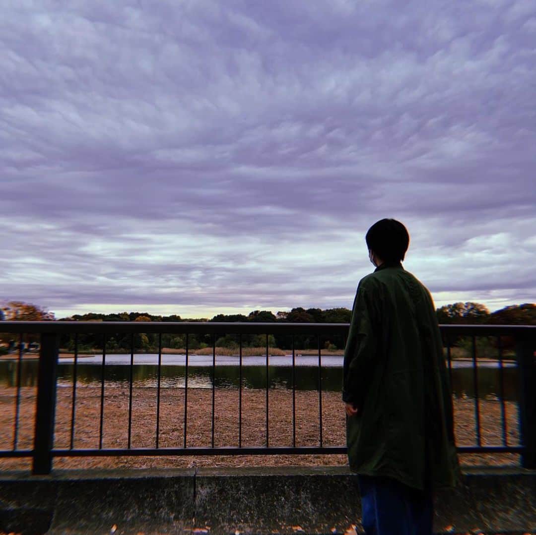 堀内将人さんのインスタグラム写真 - (堀内将人Instagram)「今年もお世話になりました。 なんか、ゴゴゴってこれから伝説のポケモン出てきそうな空撮れたので、来年はゴゴゴって年にしたいです。 #空 #2022 #2023 #ポケモン」12月31日 17時02分 - m7s1t_horiuchi