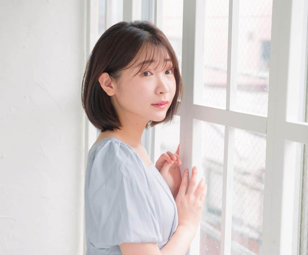 倉橋うみ（矢野あずさ）さんのインスタグラム写真 - (倉橋うみ（矢野あずさ）Instagram)「⁡ ⁡ 2022年も ありがとうございました☺️ ⁡ 毎年恒例の振り返りを 消しては紡いでの繰り返しですが それも私らしいな、と思います。笑 ⁡ 今年もまた大切な作品に出会えて 幸せいっぱいです。 ⁡ お芝居をすることで今まで抱えてきたものが 何だか少しずつ浄化していくような、 そんな感覚もありました。 ⁡ 2022年も変わらず応援して下さった方々や 私と出会ってくれた方々、全てに感謝して また1年繋げていきます。 ⁡ 良いお年をお迎えください✨ ⁡ 2022.12.31  倉橋うみ ⁡ ⁡ #女優 #倉橋うみ #来年もよろしくお願い致します #感謝」12月31日 17時12分 - kurahashi_umi815