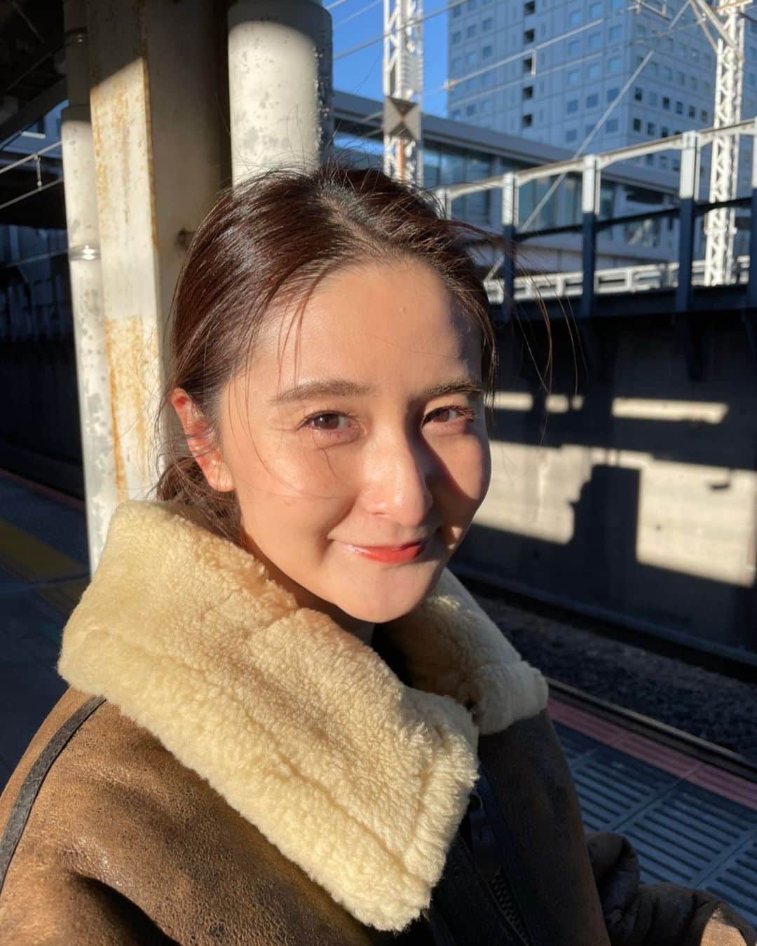 のインスタグラム：「. 大掃除を終え買い出しもして、 あとはお寿司と年越し蕎麦食べてお酒呑んで テレビ見て年末感を味わいたいと思います😊  みなさまも、良いお年をお迎えくださいね☺️💓  今年もお付き合いいただきありがとうございました😌🙏  #20221231 #年末 #お世話になりました #ありがとうございました  #良いお年を」