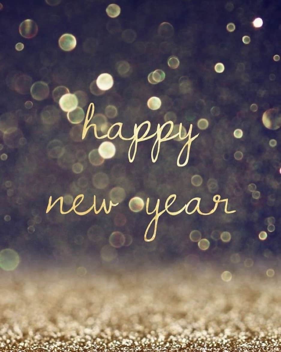 輝月あんりのインスタグラム：「新年快乐🐰♥︎♥︎2023♥︎♥︎  あけましておめでとうございます🌅 今年も笑顔に溢れる1年になりますように。」