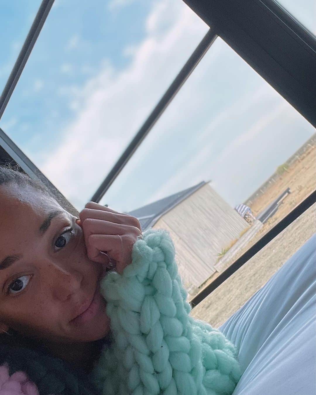 カタリーナ・ジョンソン・トンプソンのインスタグラム：「2022 you’re a winner baby ✨✨✨✨✨✨✨✨」