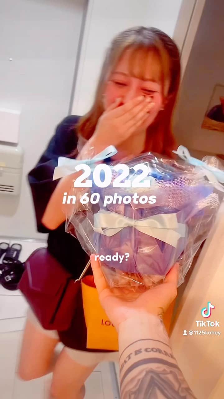 KOHEYのインスタグラム：「うつ病やオワコンになったりと苦難が続いた2022年でしたが、さえぽんやファンのおかげでまた1から。いや0から足掻いて再起かけて泥臭くても這い上がりますんで来年も付いてきてねみんな！大好き😘」