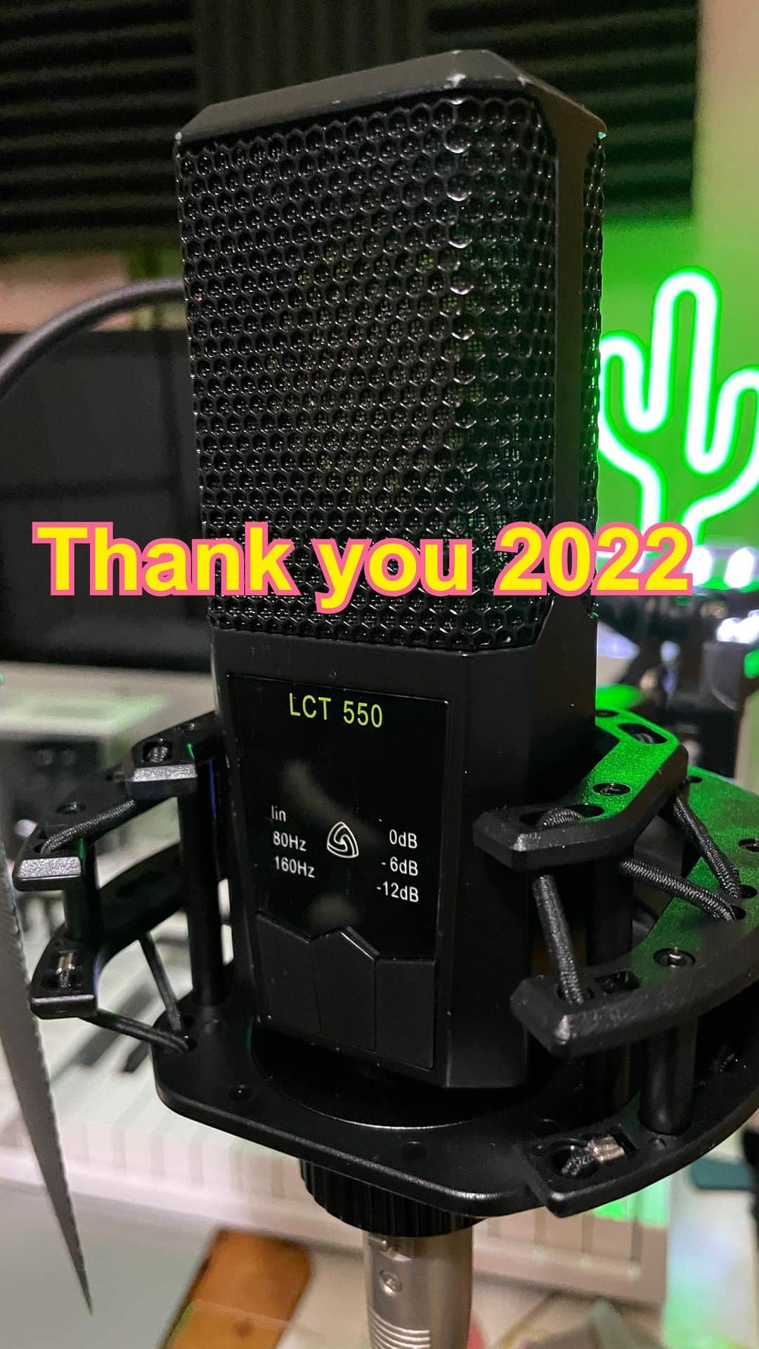 jyA-Me（ヤミー）のインスタグラム：「Thank you 2022🙏🏽✨✨✨ 2022年皆さんに沢山沢山お世話になりました🙇🏼‍♀️💕 2023年もどうぞ宜しくお願いします❤️❤️❤️ #写真が子供ばかり #自分の写真が一気に減ったw #来年は頑張ろう #良いお年をお迎えください🎍  #皆様にとって2023年が素敵な年になりますように #byebye2022 #thankyou2022 #recap2022」