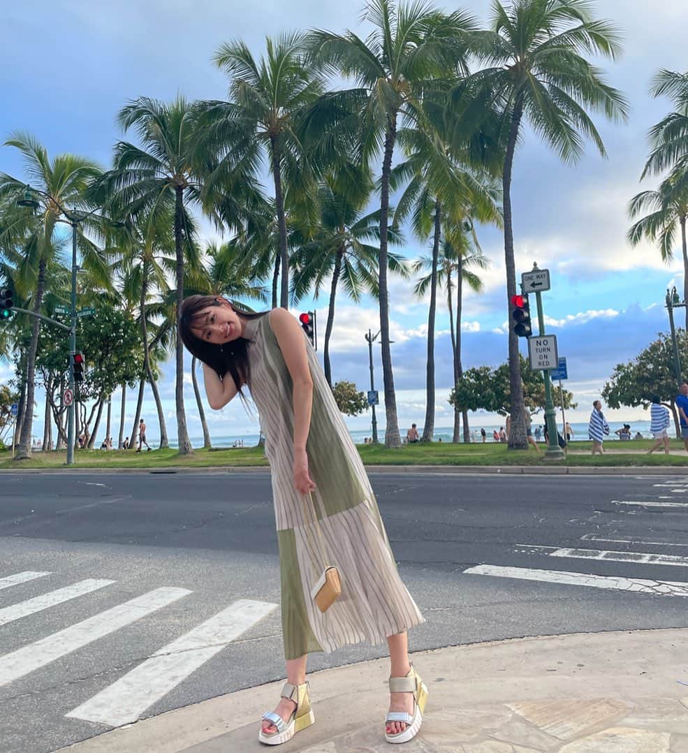 のインスタグラム：「2022年ありがとうございました😊 たくさんお世話になりました！！ ありがとうございます😄  今年は3年ぶりに大阪に帰って年越しです☺️  しかし2023年もみんなにとって笑顔あふれる一年になりますよーに^ ^😆」
