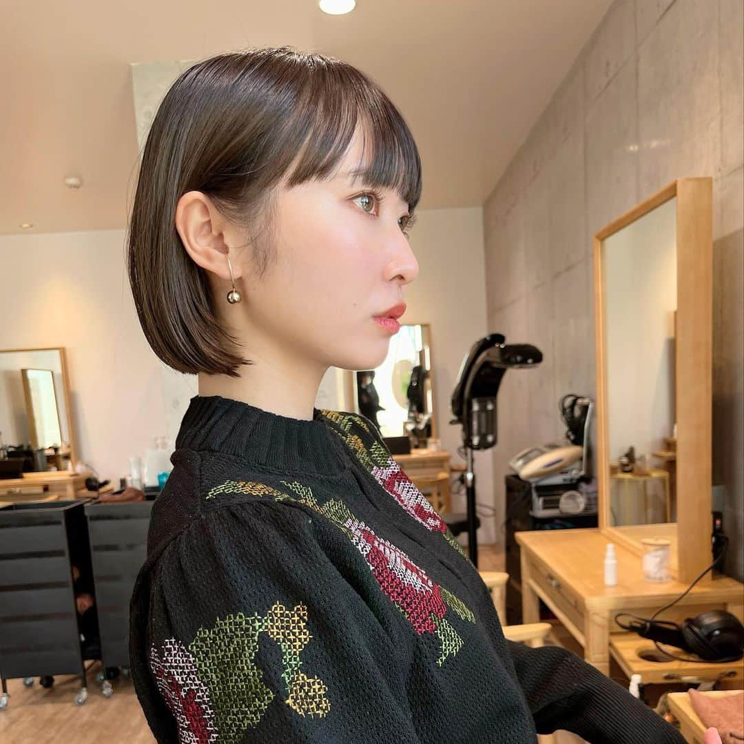 榊原伶奈のインスタグラム：「年内最後のメンテナンス✂︎ 良い年迎えられそう🫶🏻💓　　　　　　　　　　　　　　　　　　 　　　　　　　　　　　　　　　　　　　　　　　　　　　　　 今年もありがとうございました💫　　　　　　　　　　　　　　 　　　　　　　　　　　　　　　　　　　　　　　　　　　　　 #ショートボブ #ショート #ボブ #ミニボブ」