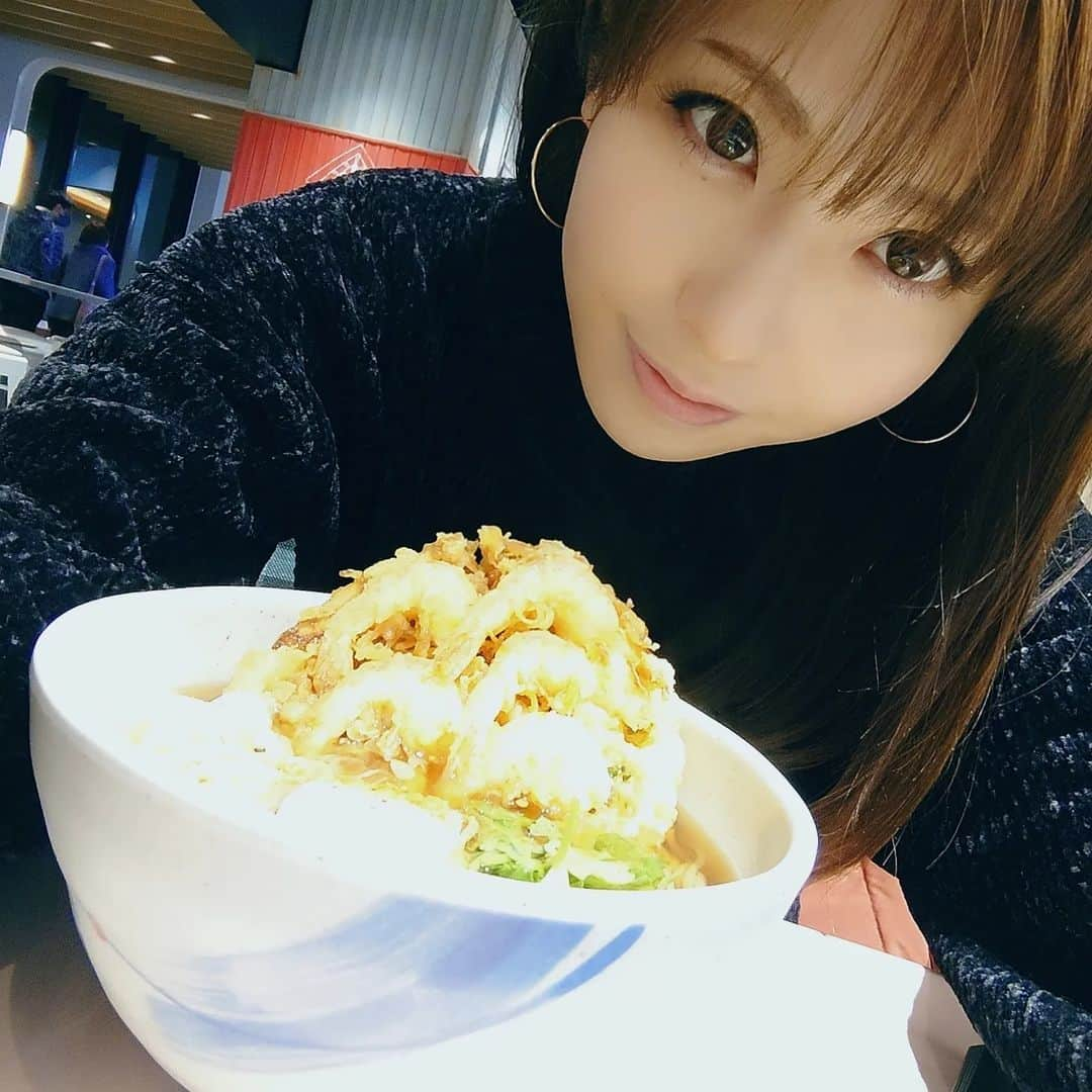 浅乃ハルミさんのインスタグラム写真 - (浅乃ハルミInstagram)「今年も残すところあと少しとなりましたので、年末のご挨拶をさせていただきます。 年越し蕎麦に始まり 年越し蕎麦で終わる2022年(笑) 未だに仲良くしてくださる皆様が私の元気の源です。 来年も宜しくお願い致します。  #チャットレディの日常 #年越し蕎麦  #大晦日  【セクシーな動画や画像はTwitterへ🤭🔞プロフィールからです!! For sexy videos and images, go to Twitter❤】」12月31日 20時13分 - harumiasano_