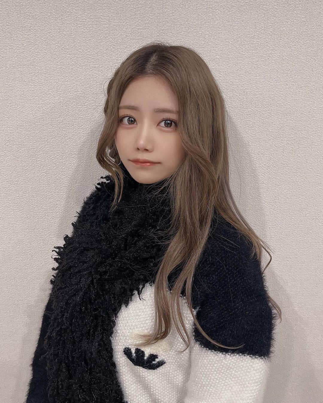 濱野吹雪のインスタグラム：「2022年ありがとうございました！  新しく出会ってくれた方  毎年私を支えてくれている方  関わって頂いた全ての方に感謝です☺︎  たーくさん甘やかしてもらって  とっても幸せな1年だったので  来年はそれを超えるくらいの勢いで いきたいと思います🤍⋆͛ ・ ・ #年越し #大晦日」
