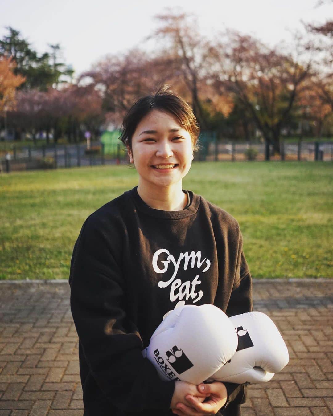 並木月海のインスタグラム：「今年2022年も温かい応援本当にありがとうございました☺️ カザフスタンでの大会からアジア選手権、全日本選手権と3大会に出場し🥇金メダル2個🥈銀メダル1個という結果で2022年は終わりを迎えました❗️ 応援してくださる皆様、サポートしてくださるコーチ、トレーナー。皆様のお陰で2022年も最後は笑顔で終わる事が出来ました‼︎ありがとうございました🙌🏻 2023年もより良い年に出来るよう日々精進していきます🥊 今後とも応援よろしくお願いします🫡」