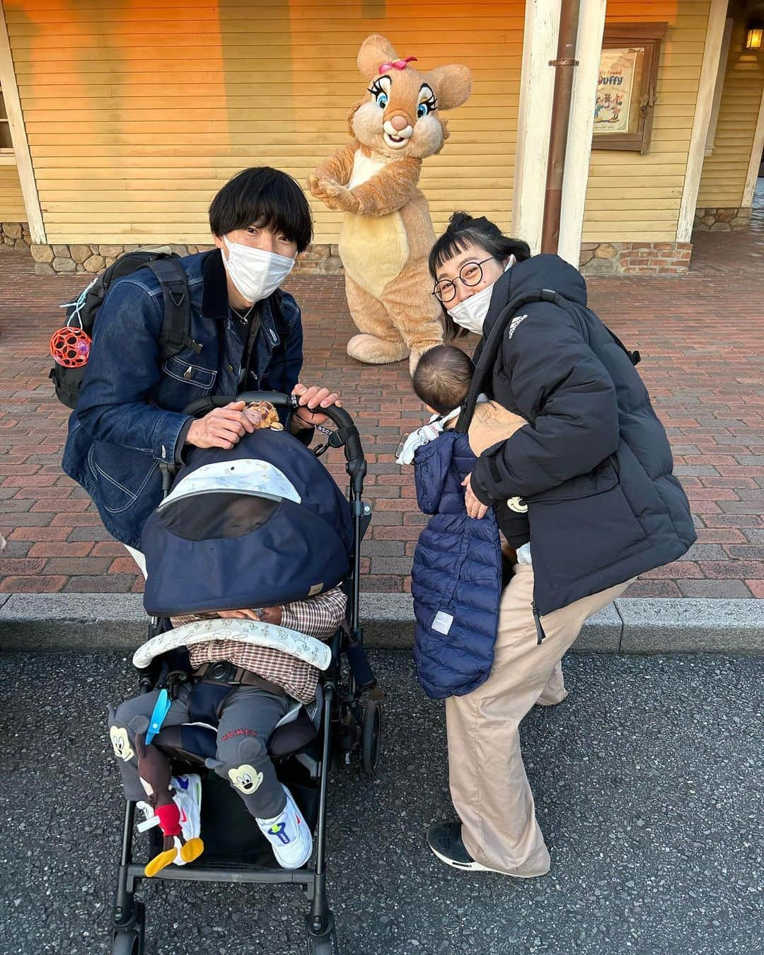 藤井快のインスタグラム：「Bye bye 2022🙏  今年も一年色んな方々に支えていただき無事に終えることができました。  家族が1人増え4人家族になった藤井家ですが、2023年も精一杯頑張っていきます！！  そして来年は競技人生の大切な年になると思うので、しっかり整えて強い姿を見せられるように頑張ります👍  皆様良いお年をお迎えください。  #ねんまつのご挨拶  #今年もお世話になりました  #来年もお世話してください」