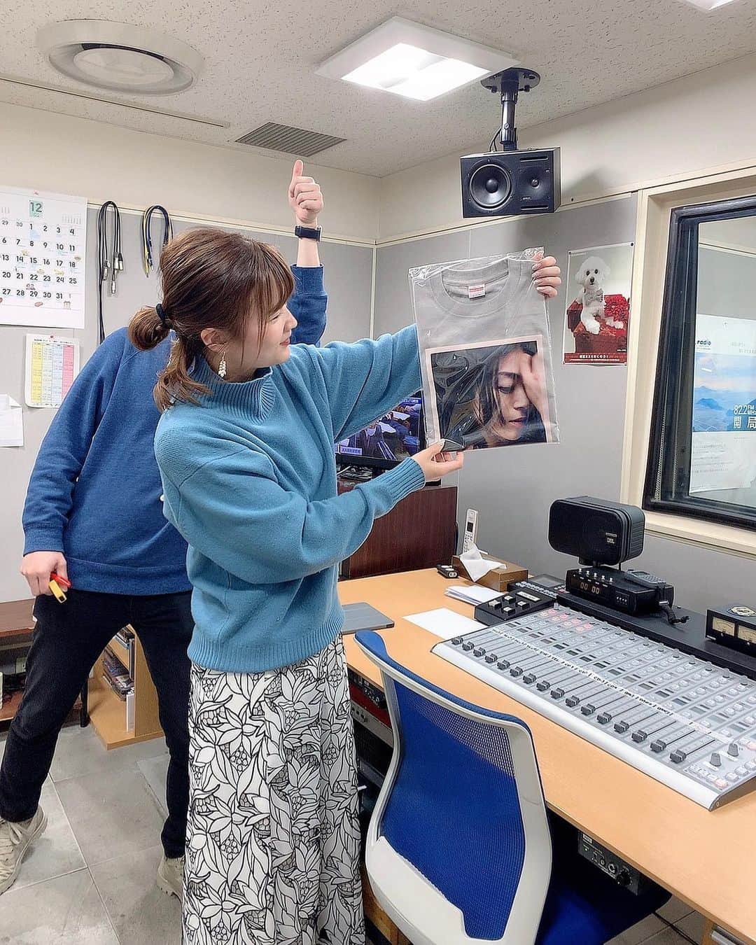 古賀文沙のインスタグラム：「・ ・ ・  どんな大晦日をお過ごしでしょうか 私はドラマ三昧です しっかり最愛も見返したいと思います  来年もいい年になりますように よいお年をお過ごしください  ・ ・ ・」