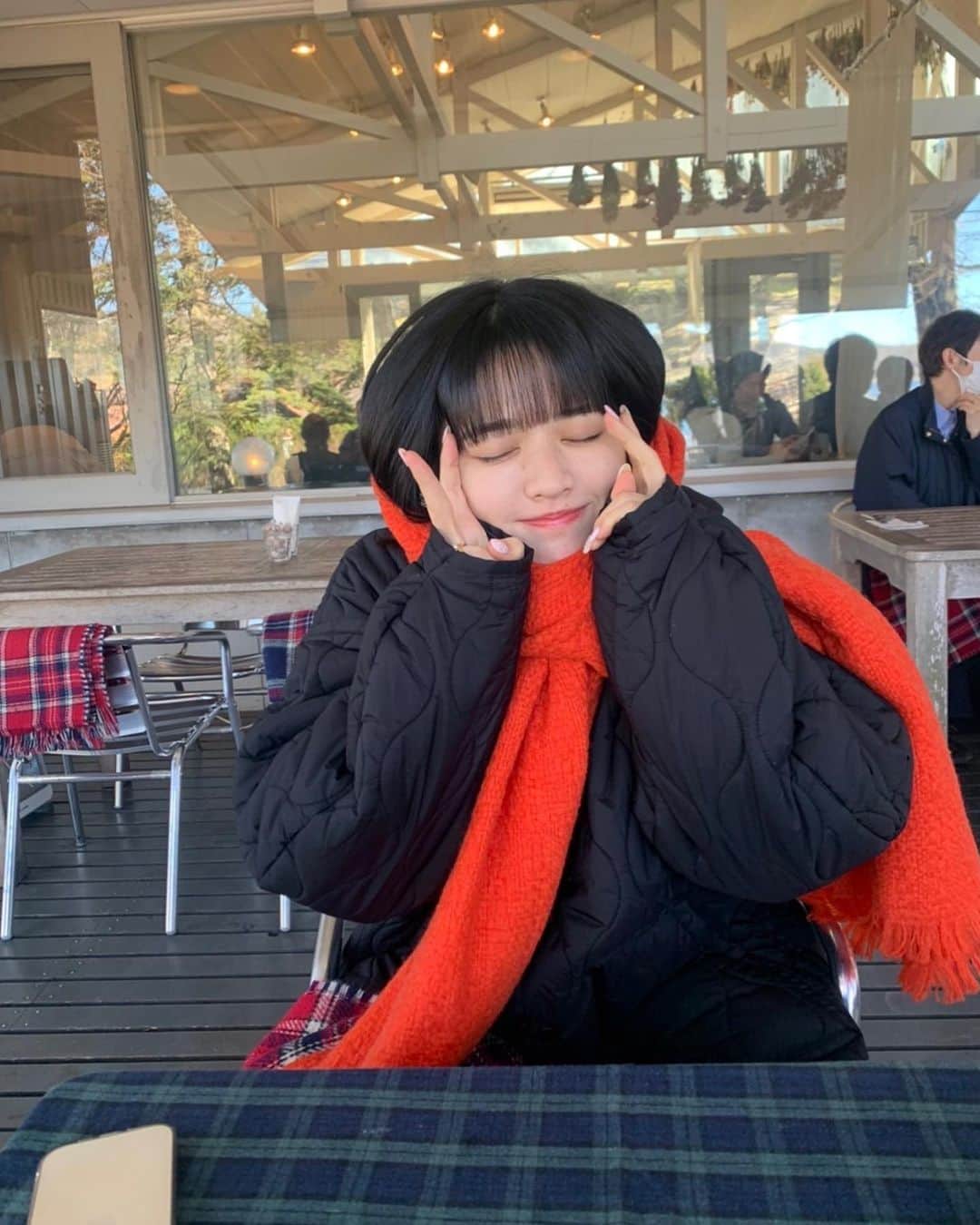 のインスタグラム：「2022ねん 駆け抜けましたー！！ 自分にかけていた制限を超えて やりたいことができる日々はとても幸せで、それに伴う悩みも何度も乗り越えることができました。 一年前よりも成長できてたらいいな✌️ お世話になった皆さま ありがとうございました🐯 来年もよろしくお願いいたします」