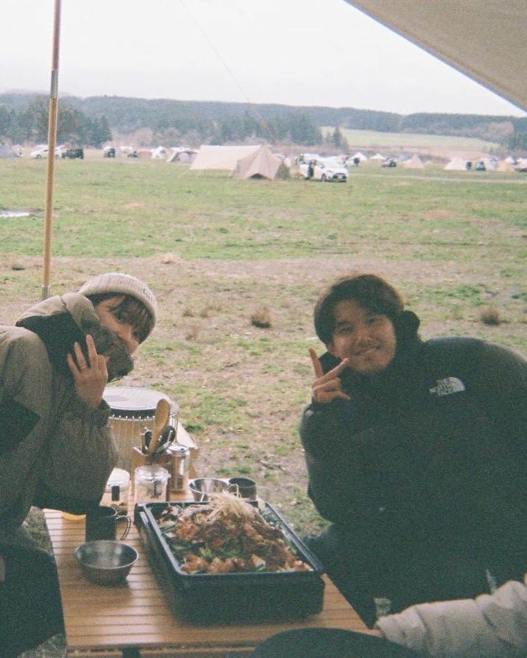 平戸太貴のインスタグラム：「2022年ありがとうございました。 いつも応援してくださる皆さんには本当に感謝しています😊 そして何よりも1番近くで支えてくれた家族、ありがとう！！！！ 皆さんにとって2023年が素晴らしい1年になりますように。 良いお年を🫰」
