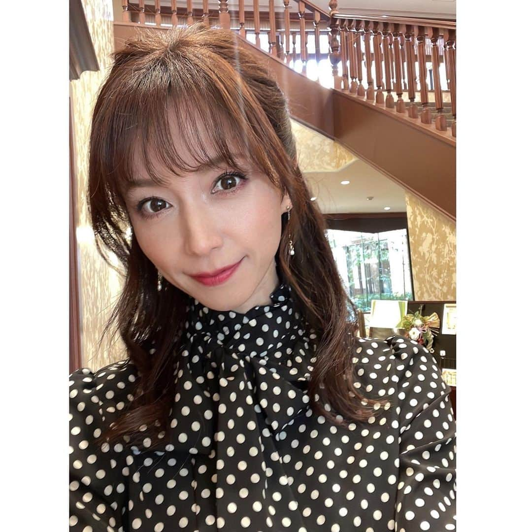 小野寺皐のインスタグラム：「2022年も有難うございました🙏  楽しいこと、嬉しいこと、面白かったこと、傷付いたこと、悔しかったこと、 いっぱい笑っていっぱい泣いた2022年。  年末にドカンとやられましたが😂厄が落ちたと捉えて前向きに❗️ 2023年は新たな気持ちで心機一転、主婦業、母業、モデル業、そして勉強、頑張っていきたいと思います😊  いつも周りで支えてくれている方々に本当に感謝です✨ 優しい言葉で包まれるって本当に幸せな気持ちになりますね☺️  皆様、穏やかに幸せに2023年を迎えられますように。  #model#japanesemodel#2022#モデル#日本人モデル#名古屋モデル#大阪モデル#東京モデル#2022大晦日#今年もありがとうございました」