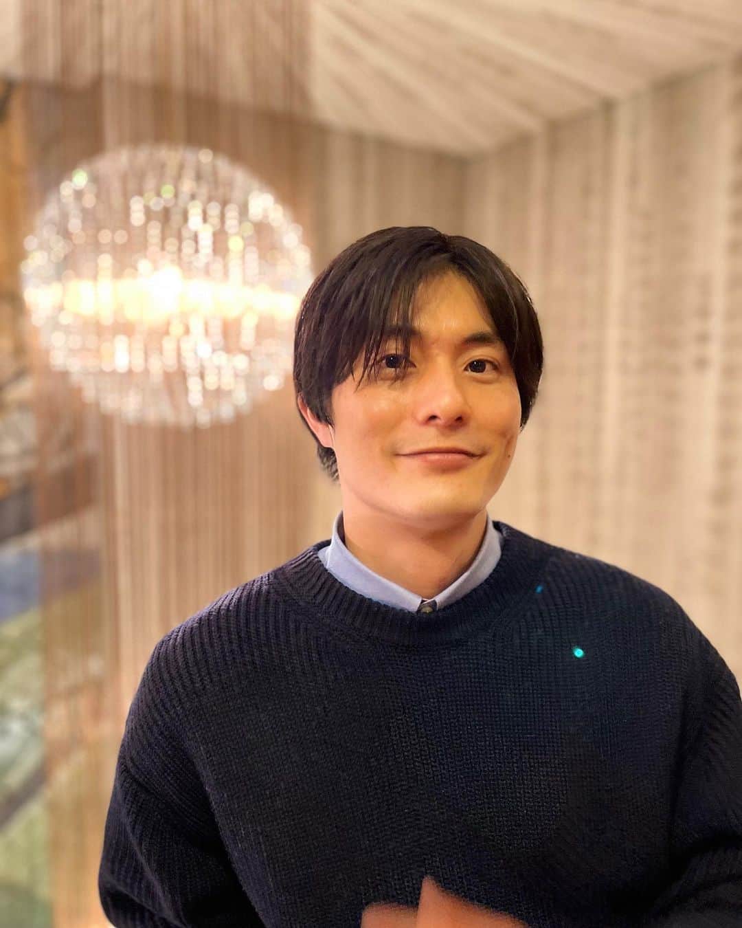 庄野崎謙のインスタグラム：「2022年も皆さま 応援ありがとうございました！✨  作品でお会いした皆さま 所属事務所の皆さま お世話になりました。  来年も皆さま よろしくお願いいたします！  今年の年末は日本酒を 美味しくいただいてます🍶  それでは皆さま 良いお年をお迎えください💫  2023年でまた会いましょう🐰  #庄野崎謙 #俳優 #大晦日 #日本酒」