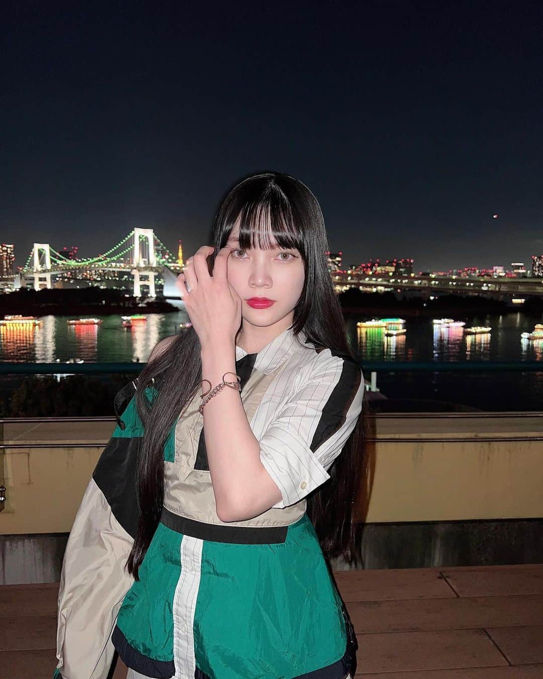 大石楓夏のインスタグラム：「これだけははっきり言える、今年本当にたくさんの経験をして、波が激しく精神的にもいろんな面で大人になれた1年でした。  とっても濃かった2022年。 2023年は経験を生かしてさらに飛躍します！絶対に！！！！ 見ててくださいっ 2023年のおふうはさらに輝きます。  そして今年はたくさんのファンの方に恵まれました。 皆さんへの感謝がとまりません。 皆さんがいなければ私はここにいません。 本当にいつもありがとうございます。  これからもおふうをよろしくお願いします！ 2023年は卯年、年女です！ うさぎみたいに飛び跳ねていきます🐰🤍🤍  2022→2023 大石楓夏  #2022 #2023」