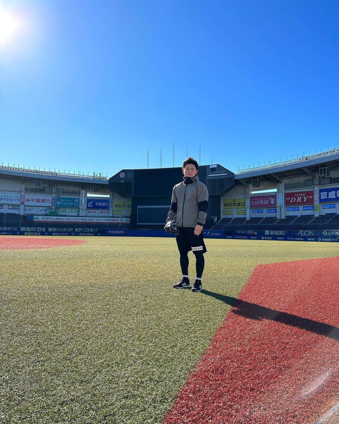 成田翔のインスタグラム：「今年もたくさんの応援ありがとうございました🙇‍♂️ 来年からはチームも変わりますので、心機一転頑張ります！ 来年もよろしくお願いします👍 2022はラストマリンの写真で⚾️」