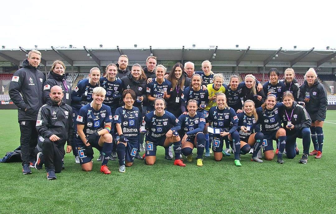 宝田沙織のインスタグラム：「2022年ありがとうございました🌸  スウェーデンで始まった新しいシーズン⚽️  来年も頑張っていきます！！  みなさん良いお年をお迎えください😊」