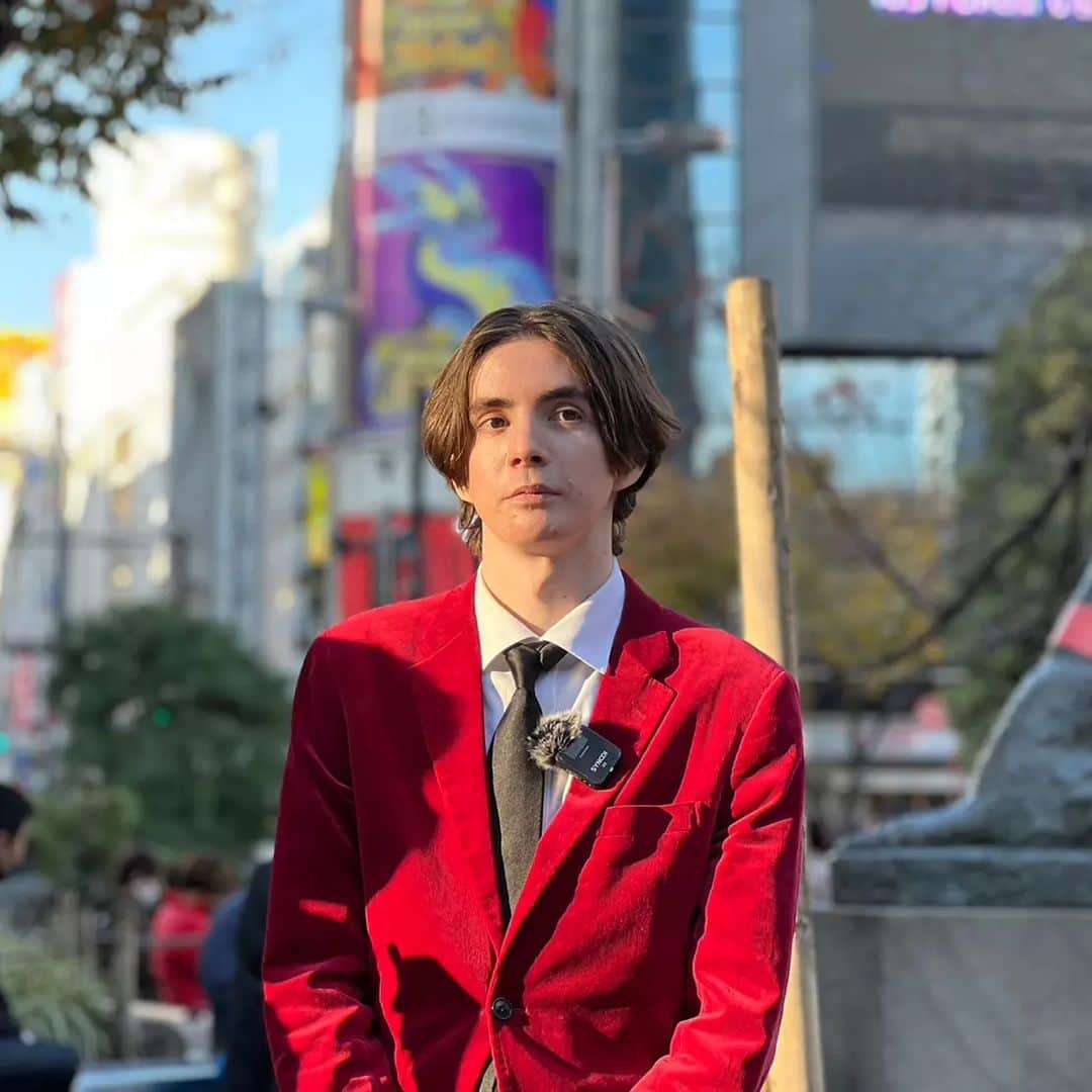ギャビンのインスタグラム：「2022年ありがとうございました！！ 来年、お笑いも、ワンピースも全力でがんばります！！ 良いお年を！Happy New Year!!!!!」
