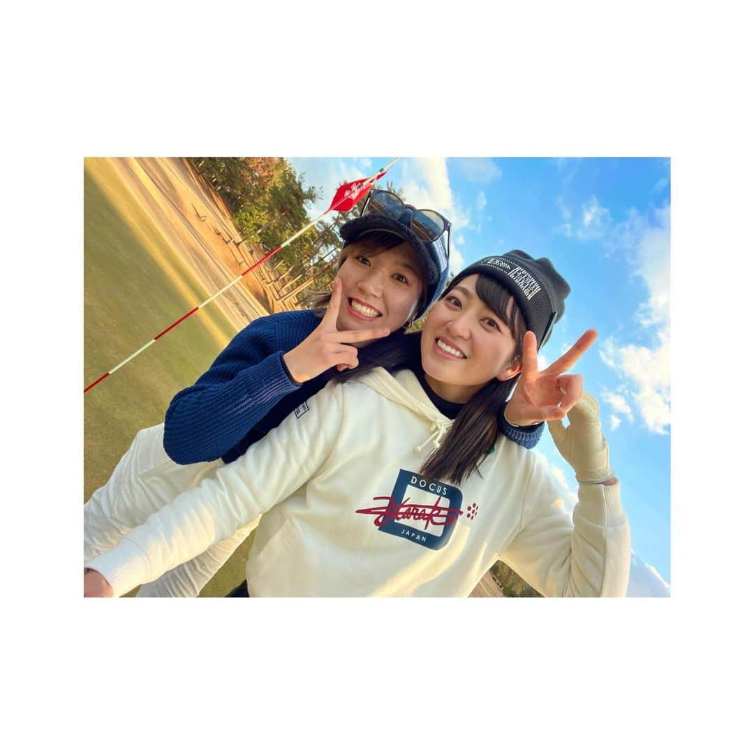 田辺ひかりのインスタグラム：「@  あと2時間もないね！ いろいろふりかえるー💭  締めが@marina.kajiyama56でよかったよ🥹 ありがとう！  2022年🐯 みなさん本当にありがとうございました！  良いお年を✨  #強制投稿」