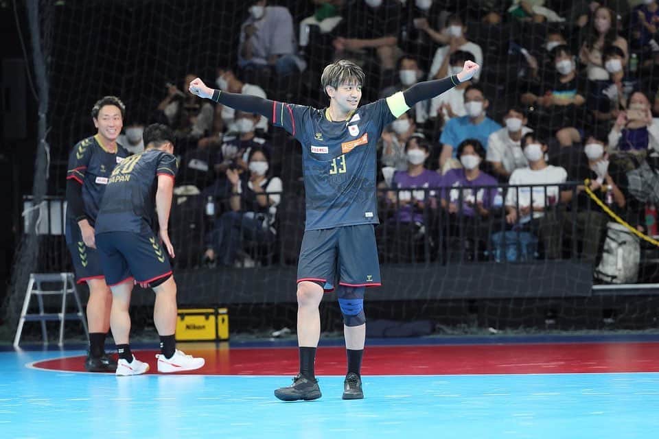 東江雄斗のインスタグラム：「2022年もたくさんお世話になりました！！ 皆さん良いお年をお迎えくださいませ☺️  #handball #zeekstartokyo  #彗星japan  #bauerfeind」