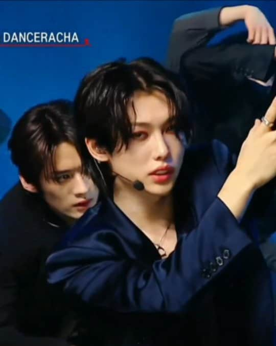 フェリックスのインスタグラム：「221231 MBC Gayo Dejejeon . . #필릭스 #felix #leefelix #straykidsfelix #felixlee #straykids #jyp #jype #스트레이키즈 #スキズ #danceracha」